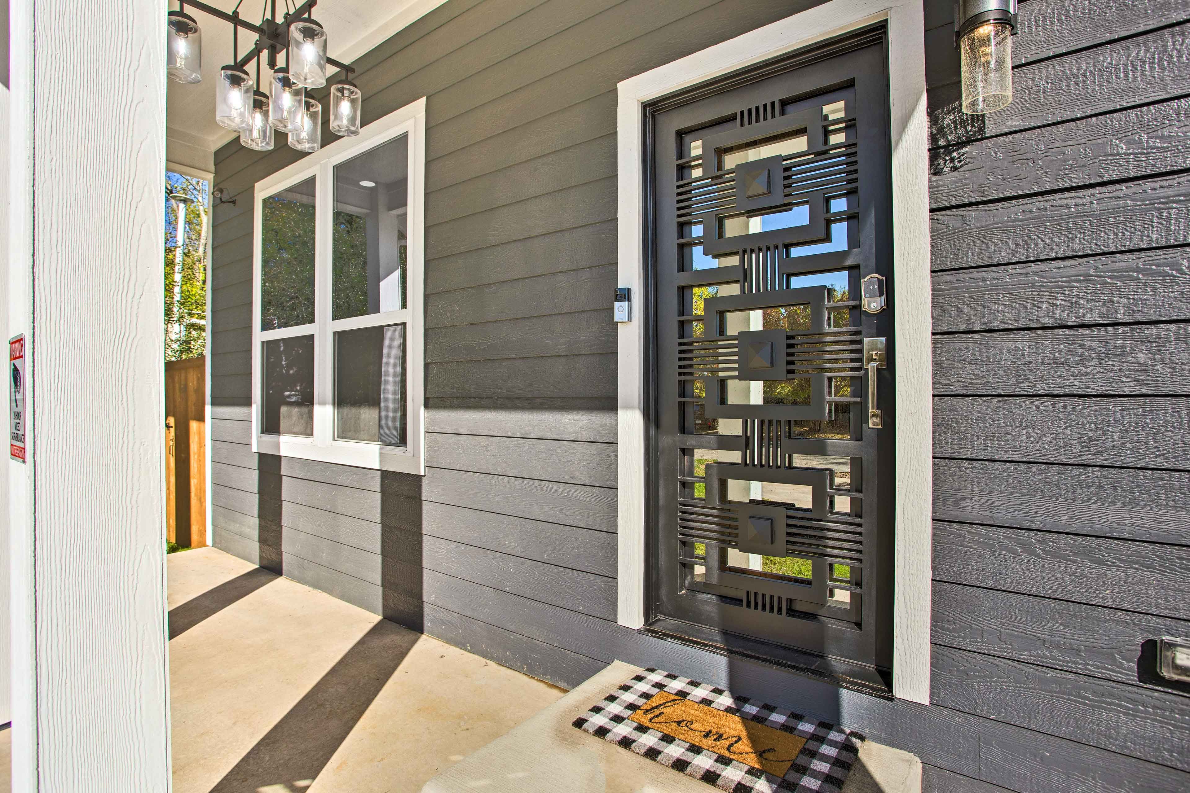Entrance | 5 Steps | 3 Exterior Security Cameras