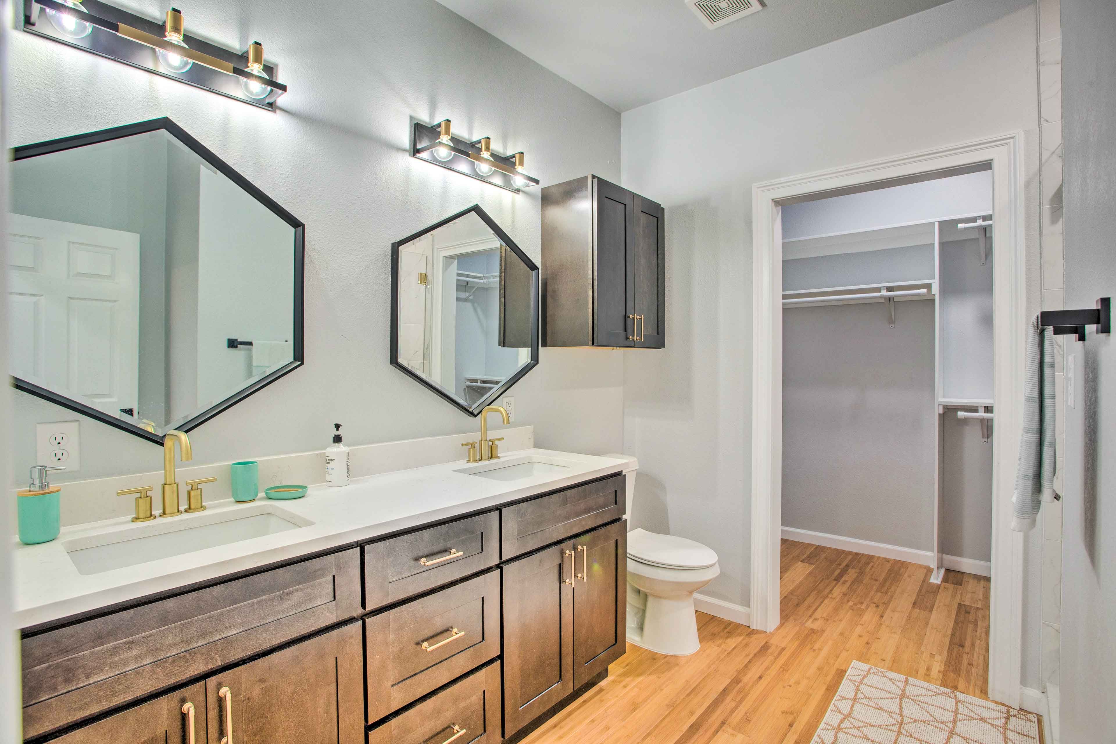 En-Suite Bathroom | Towels Provided | Complimentary Toiletries