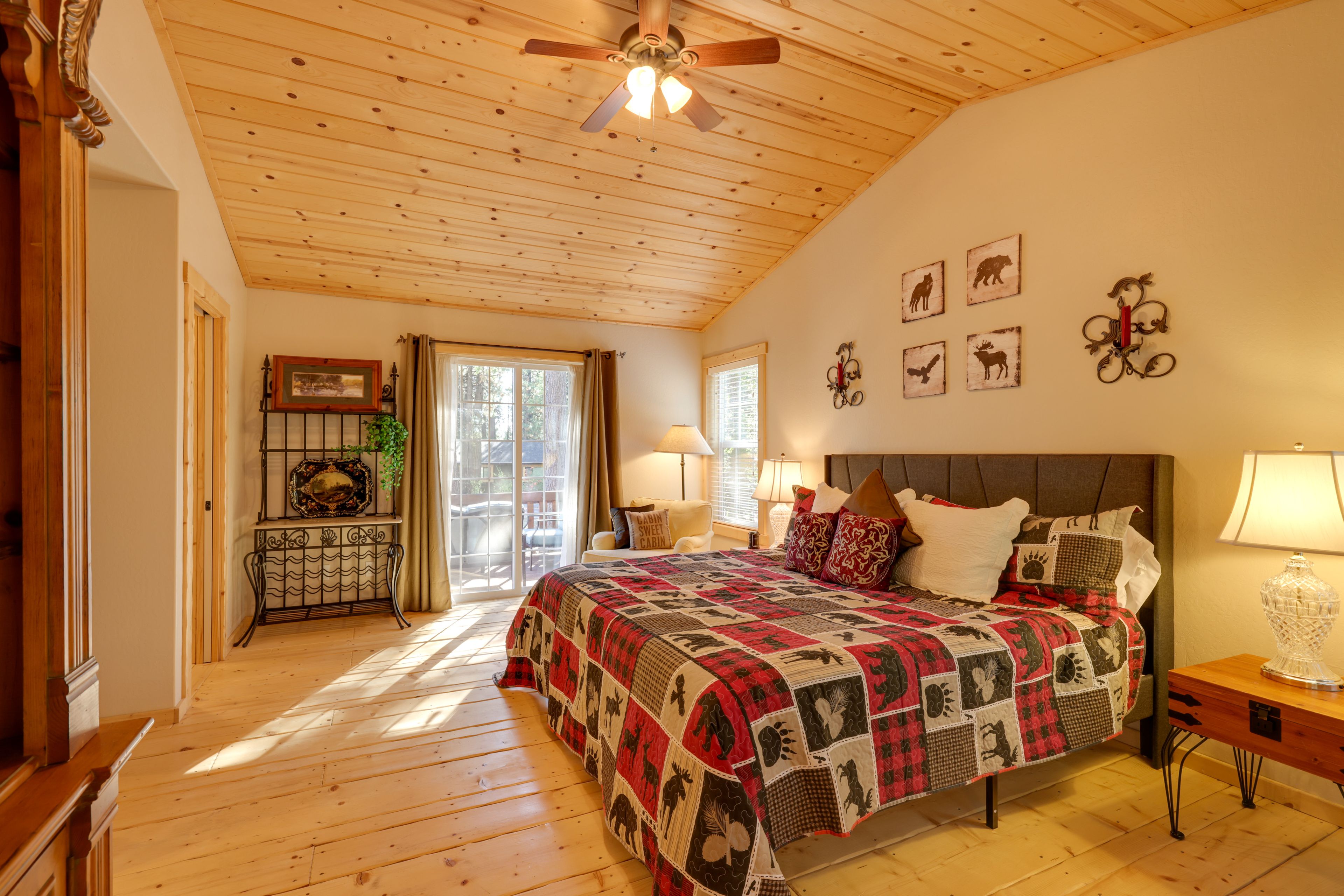 Bedroom 1 | King Bed | Linens Provided