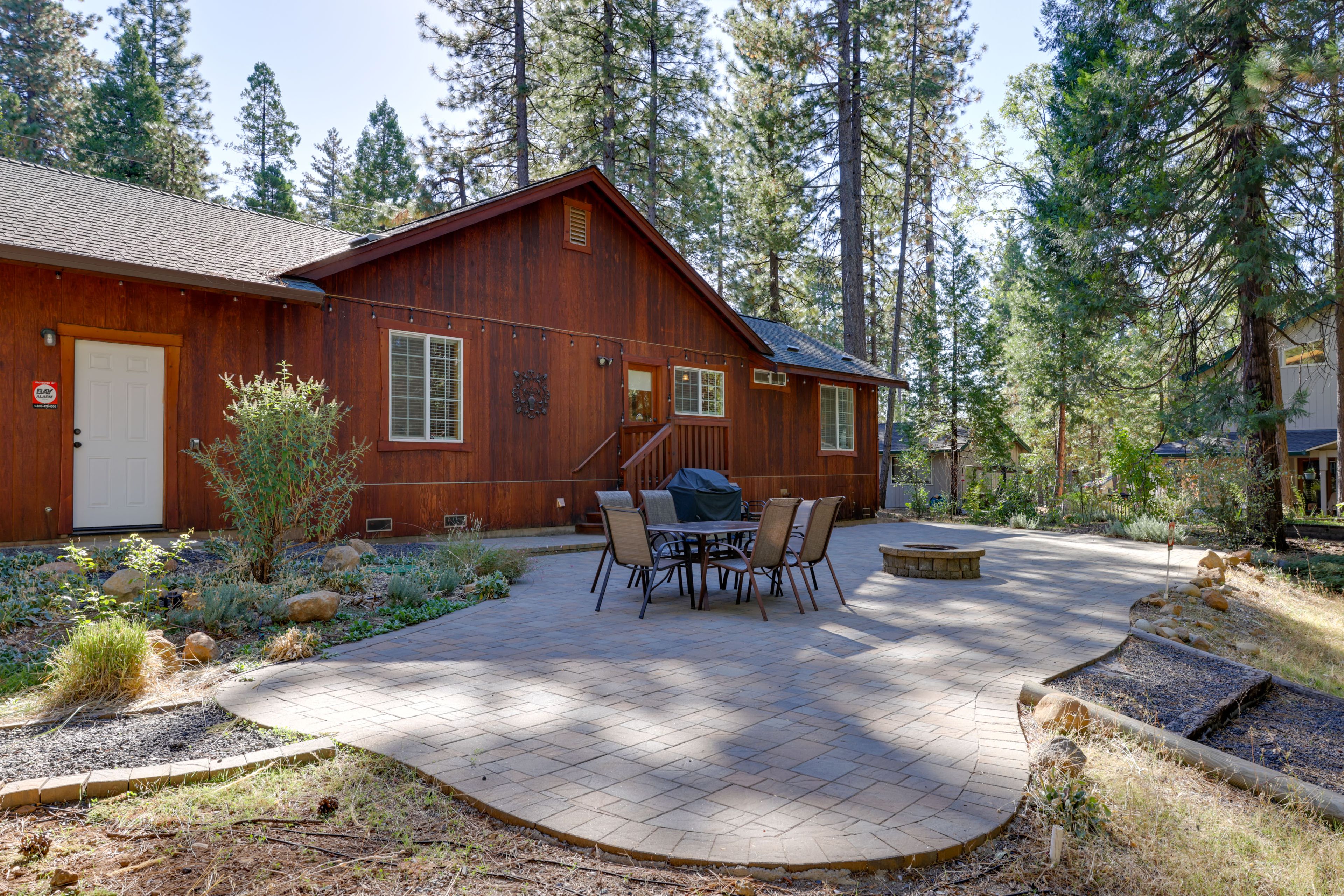 Patio | Fire Pit | Gas Grill
