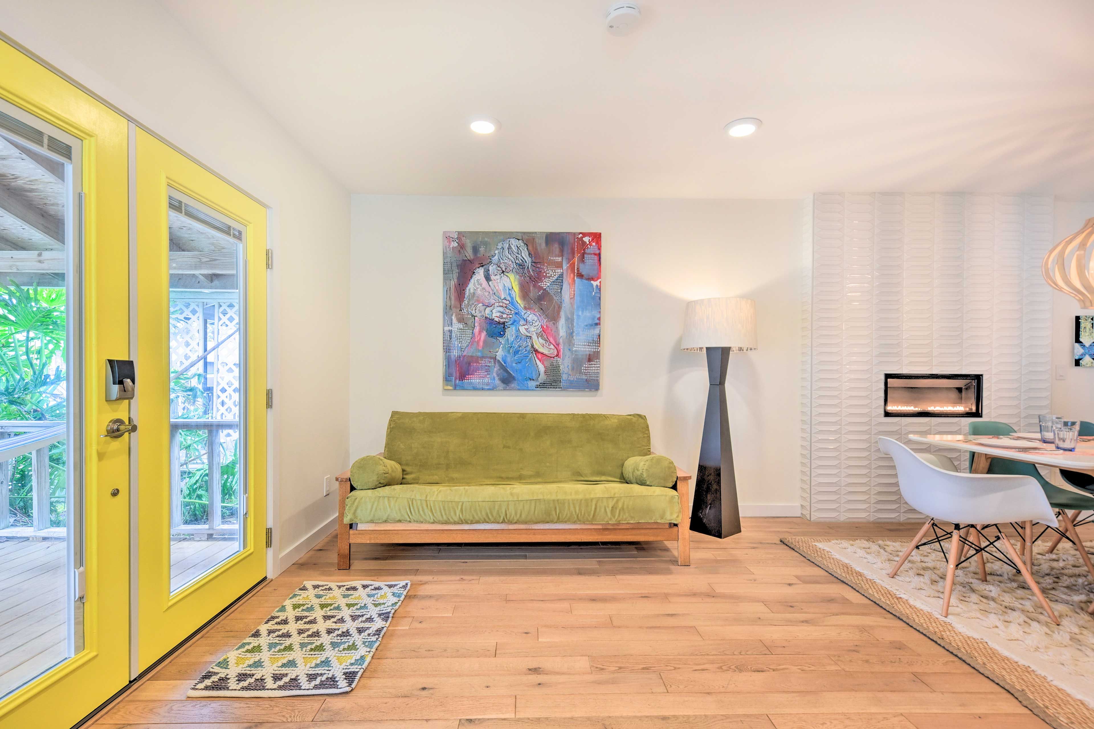 Front Room | Queen Futon