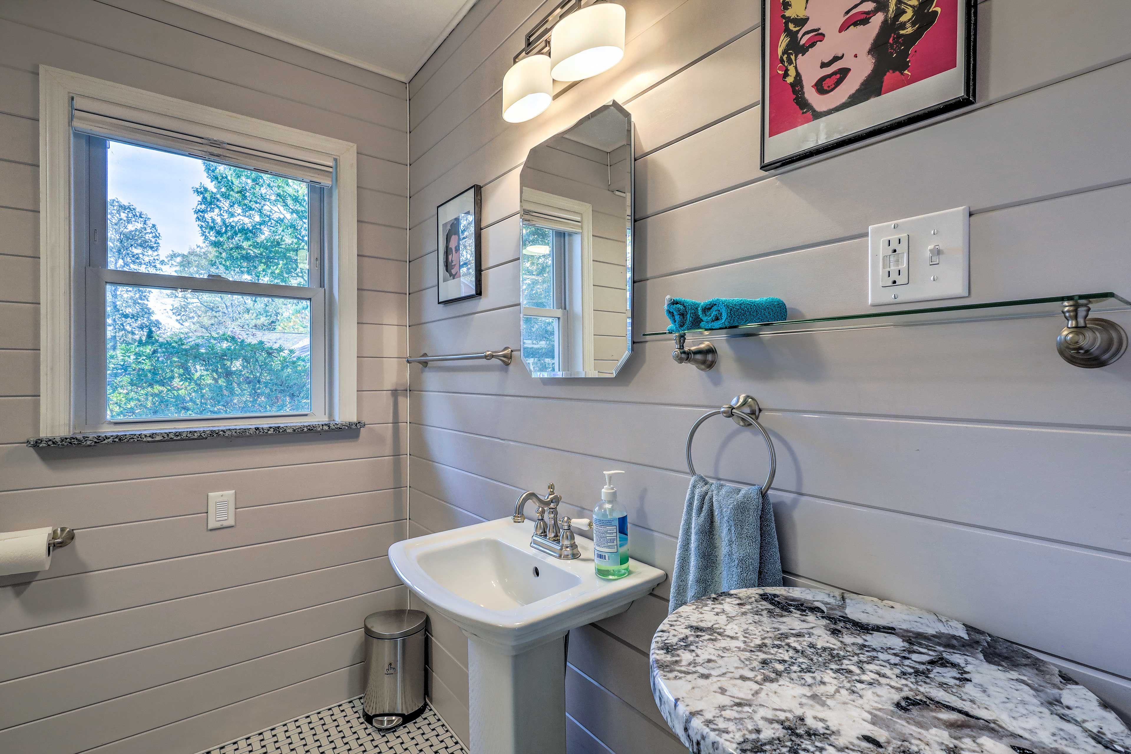 Full Bathroom | Hair Dryer