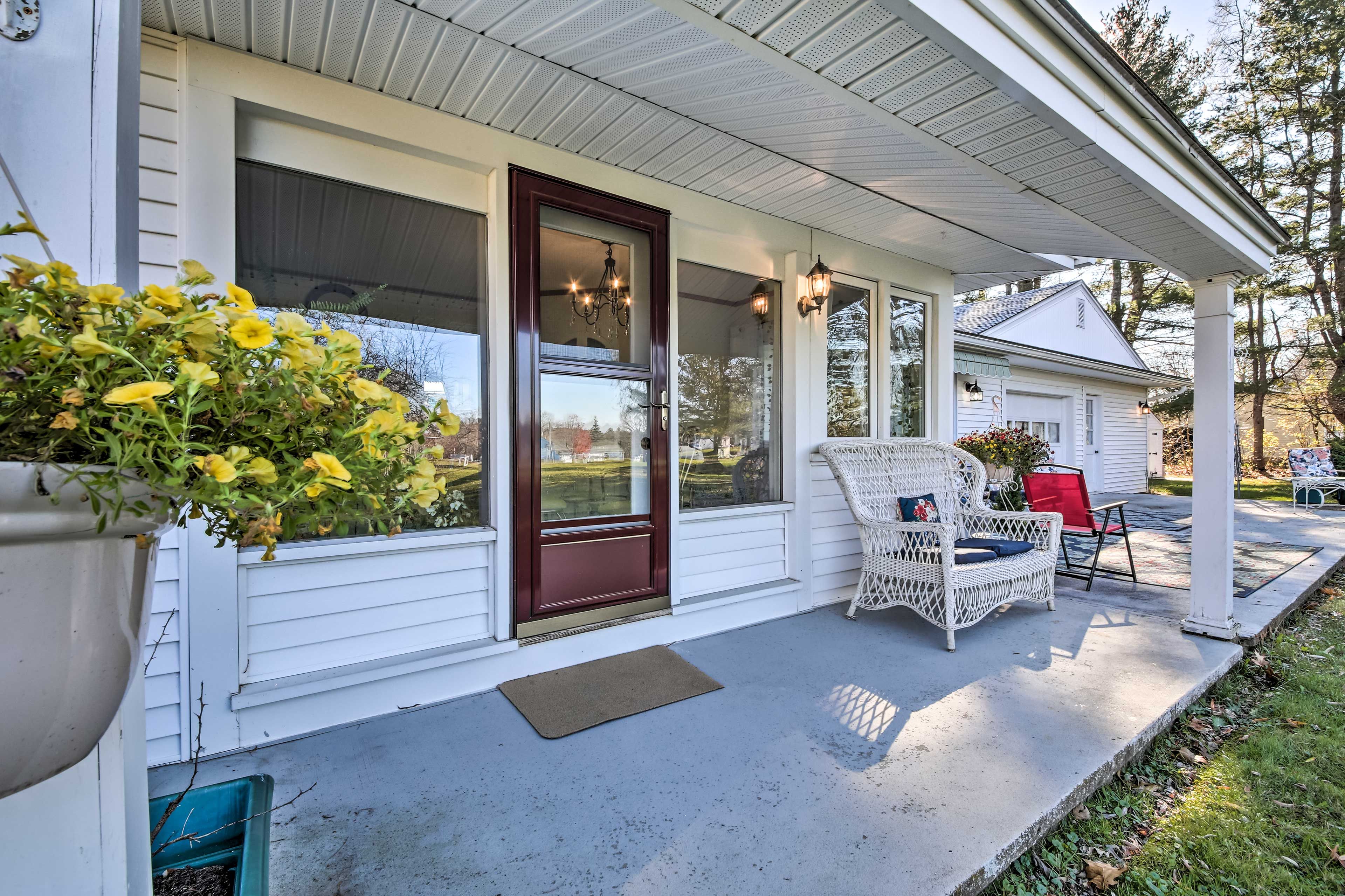 Patio | 1 Step to Access