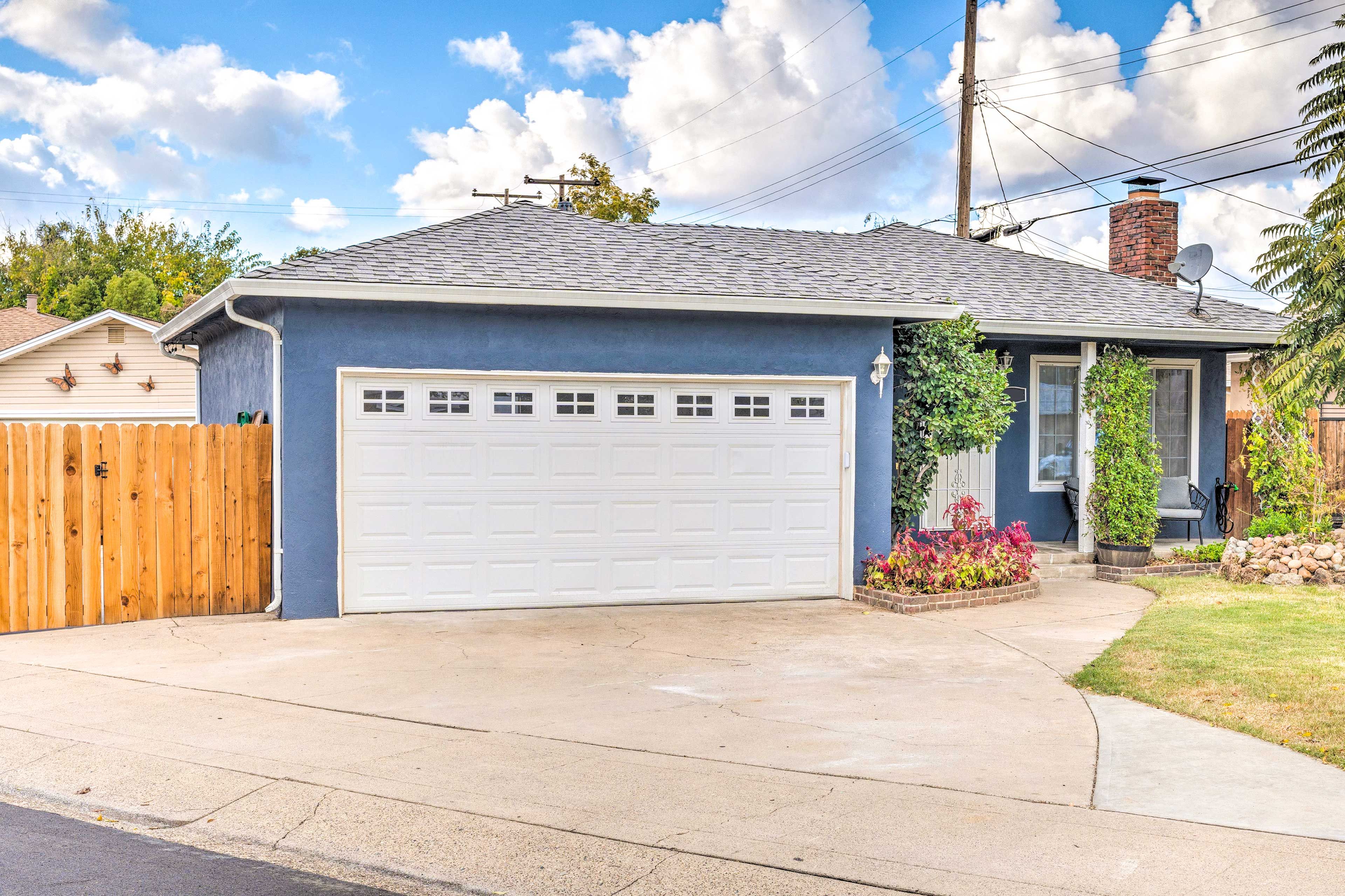 Home Exterior | Family Friendly | Single-Story Home | < 1 Mi to School Street