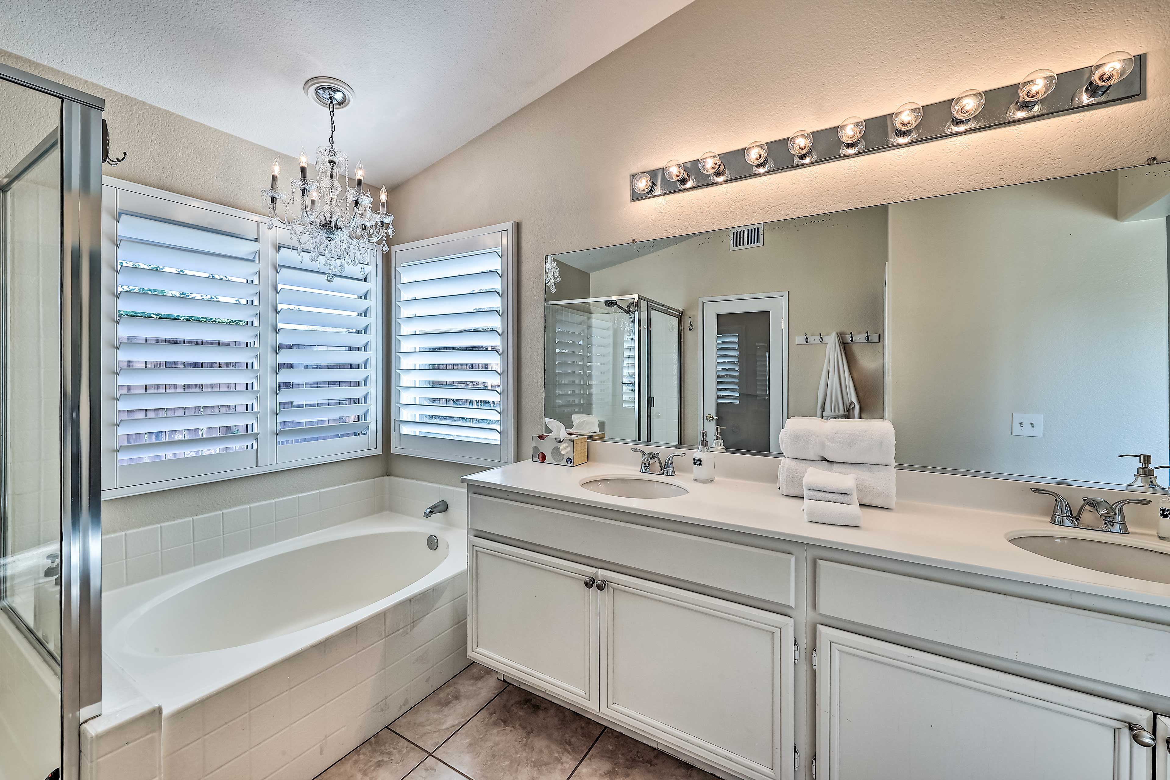 En-Suite Bathroom | Complimentary Toiletries | Hair Dryers