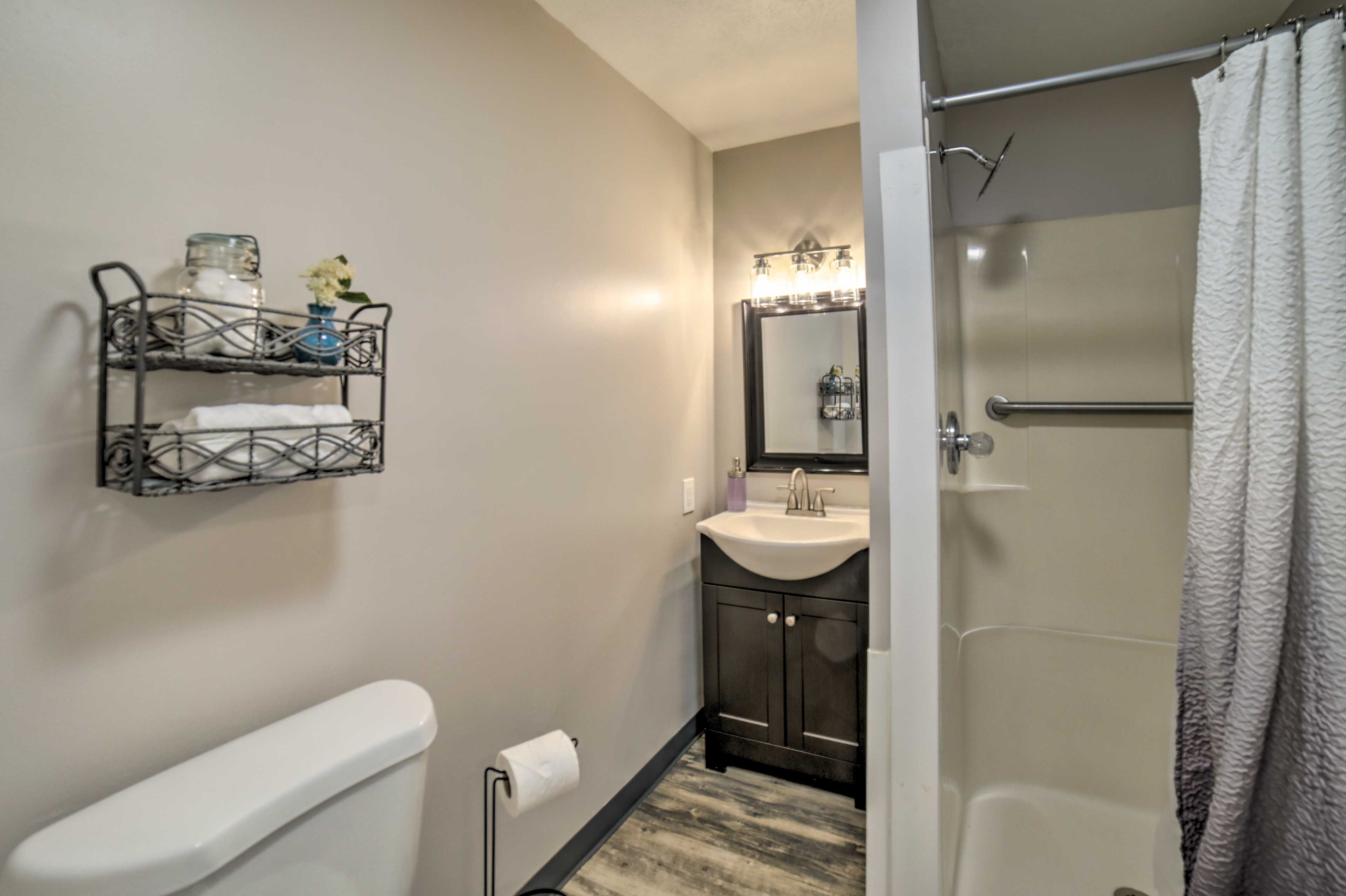 Full Bathroom | Hair Dryer