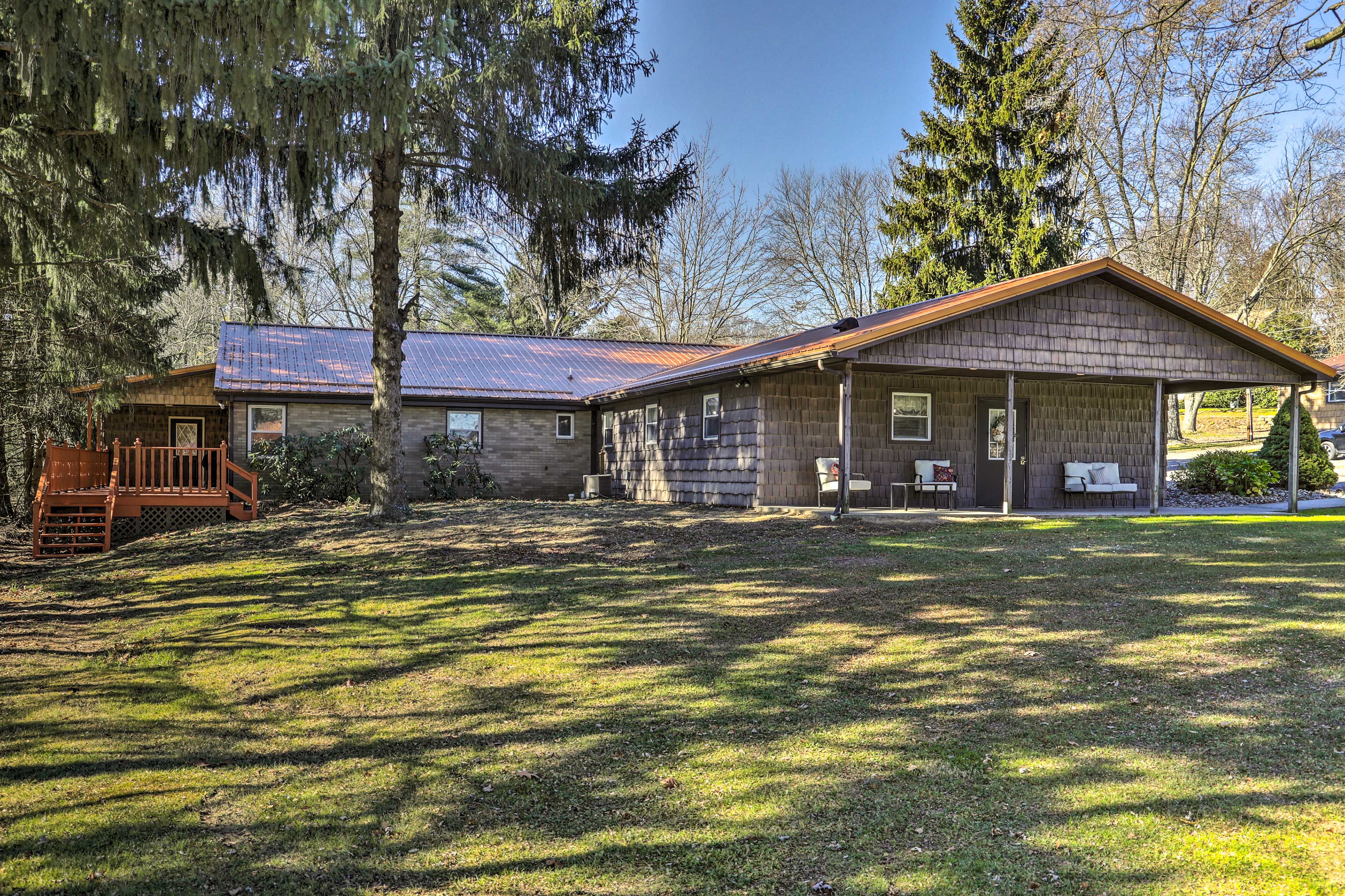 Beaver Falls Vacation Rental | 8BR | 3BA + 3 Half BA | Step-Free Access