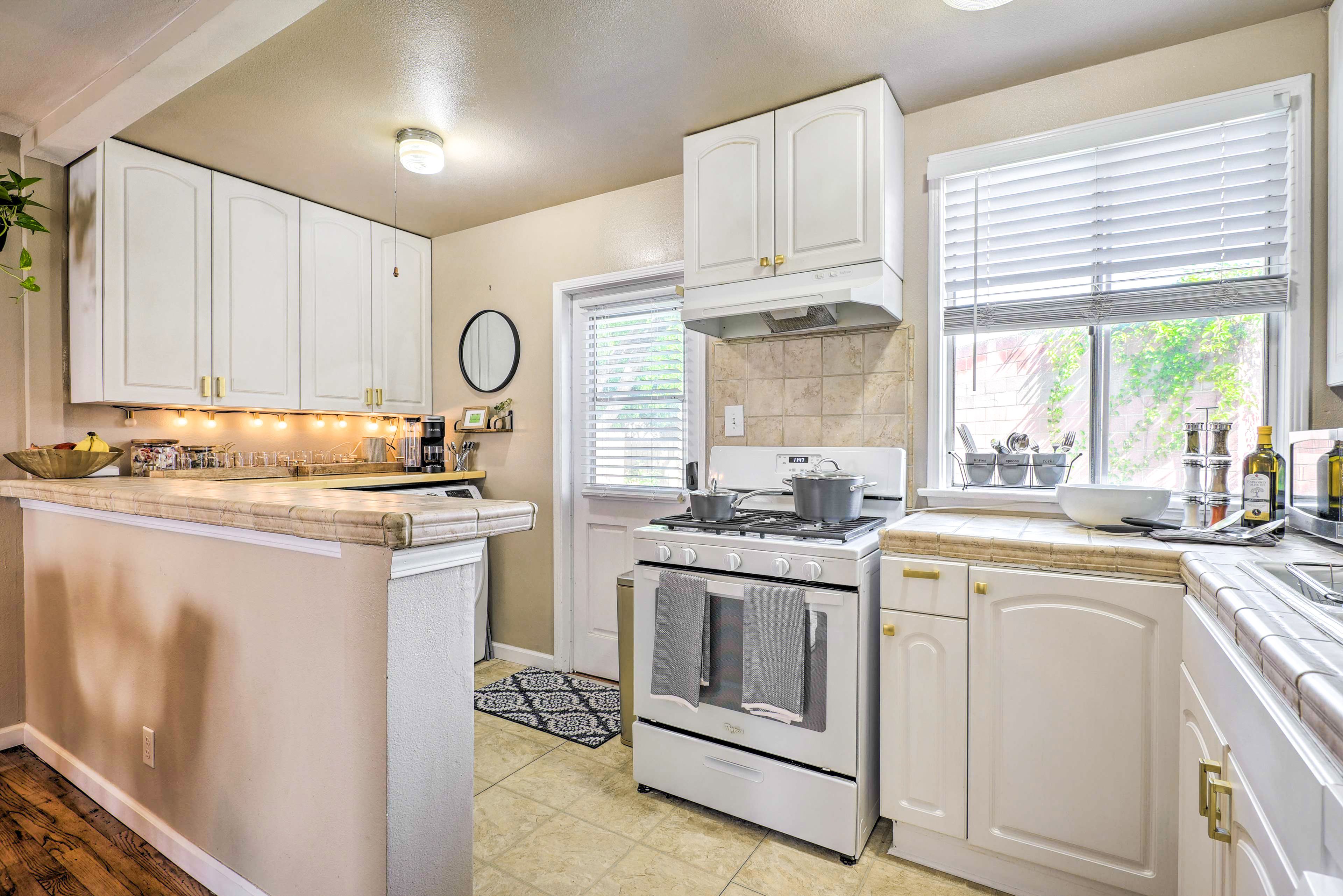 Kitchen | Main Level | Keurig Coffee Maker | Dishwasher