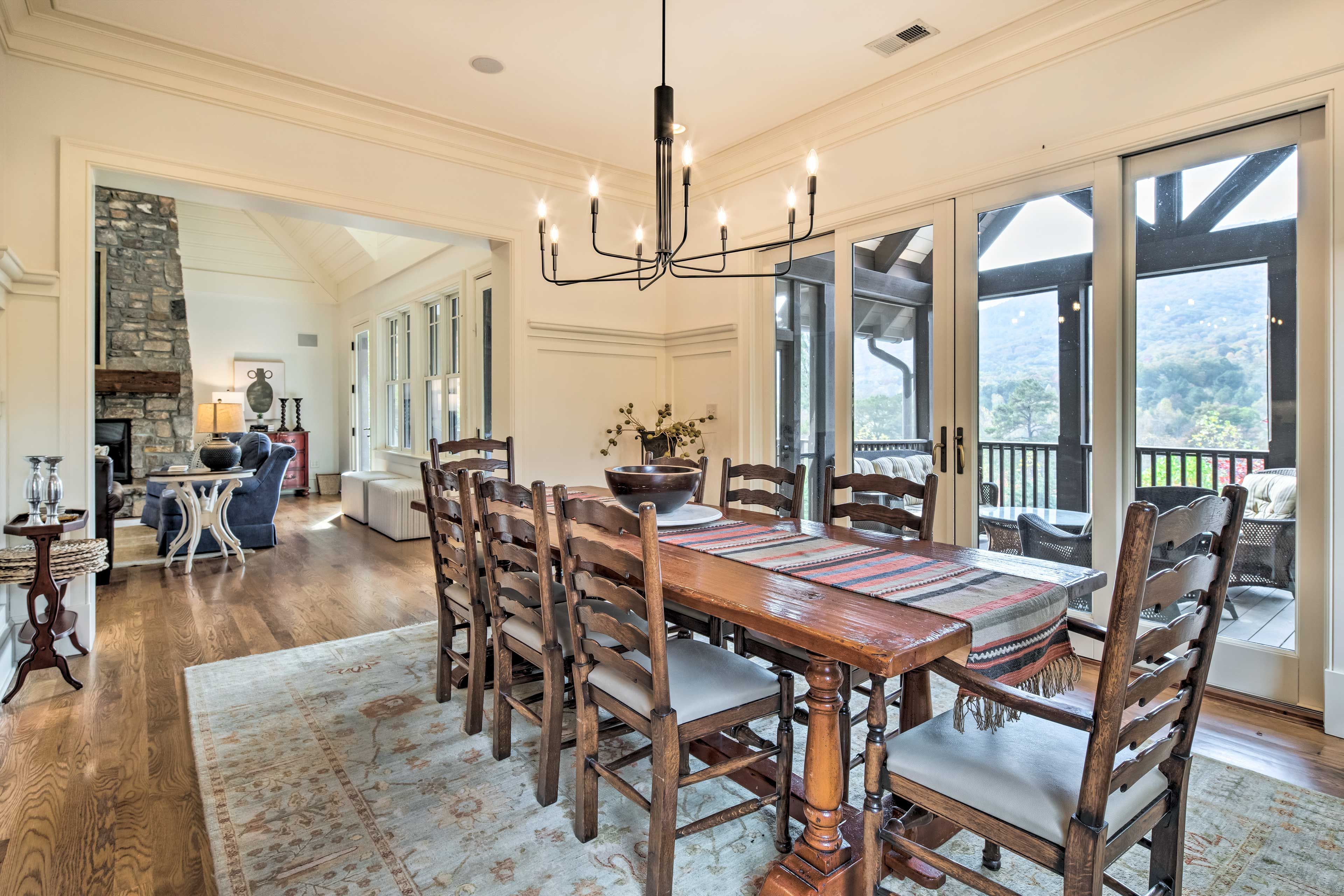 Dining Room | Dishware & Flatware Provided