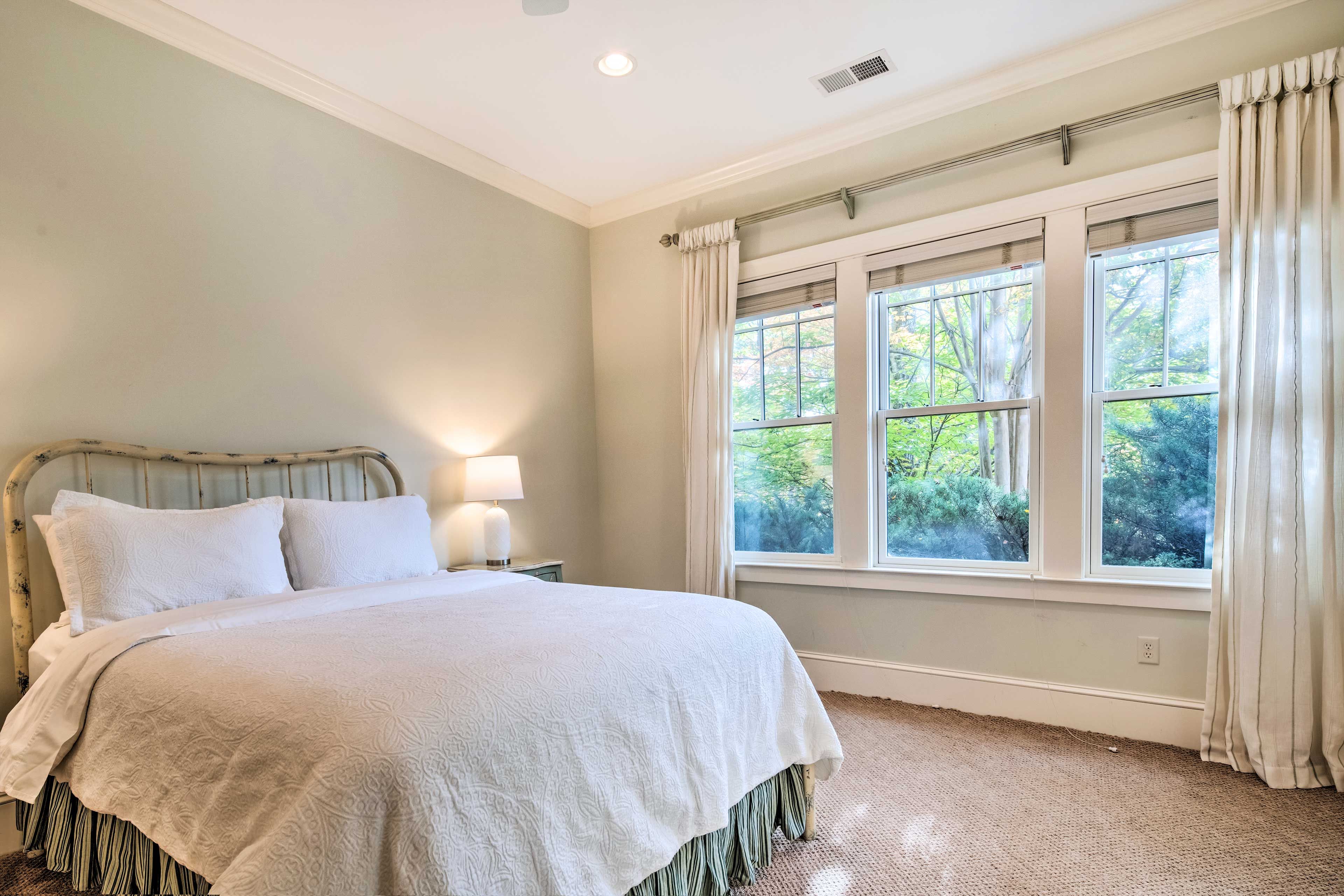 Bedroom 4 | Queen Bed | En-Suite Bathroom