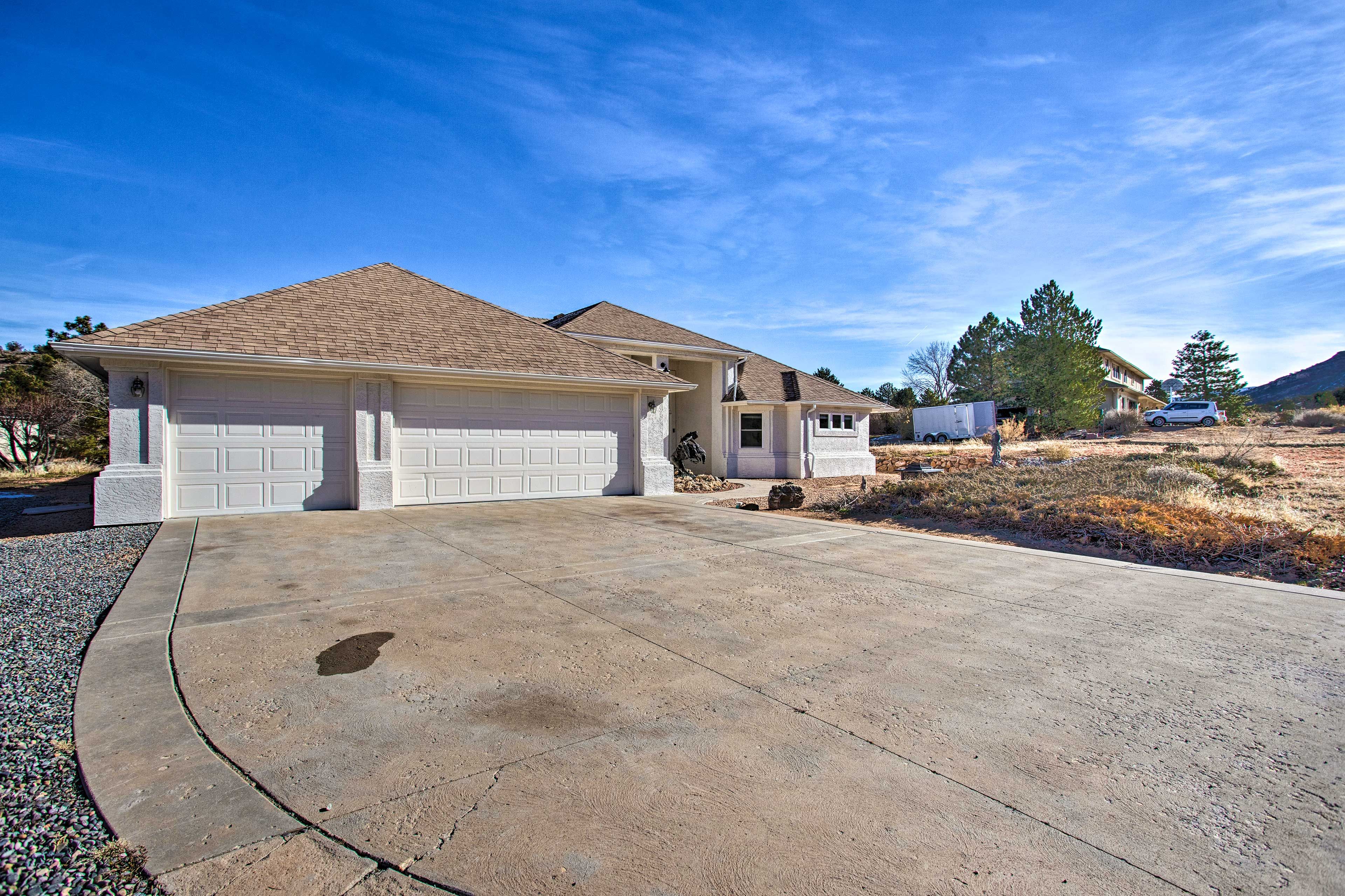 Parking | Garage (2 Vehicles) | Driveway (3 Vehicles)