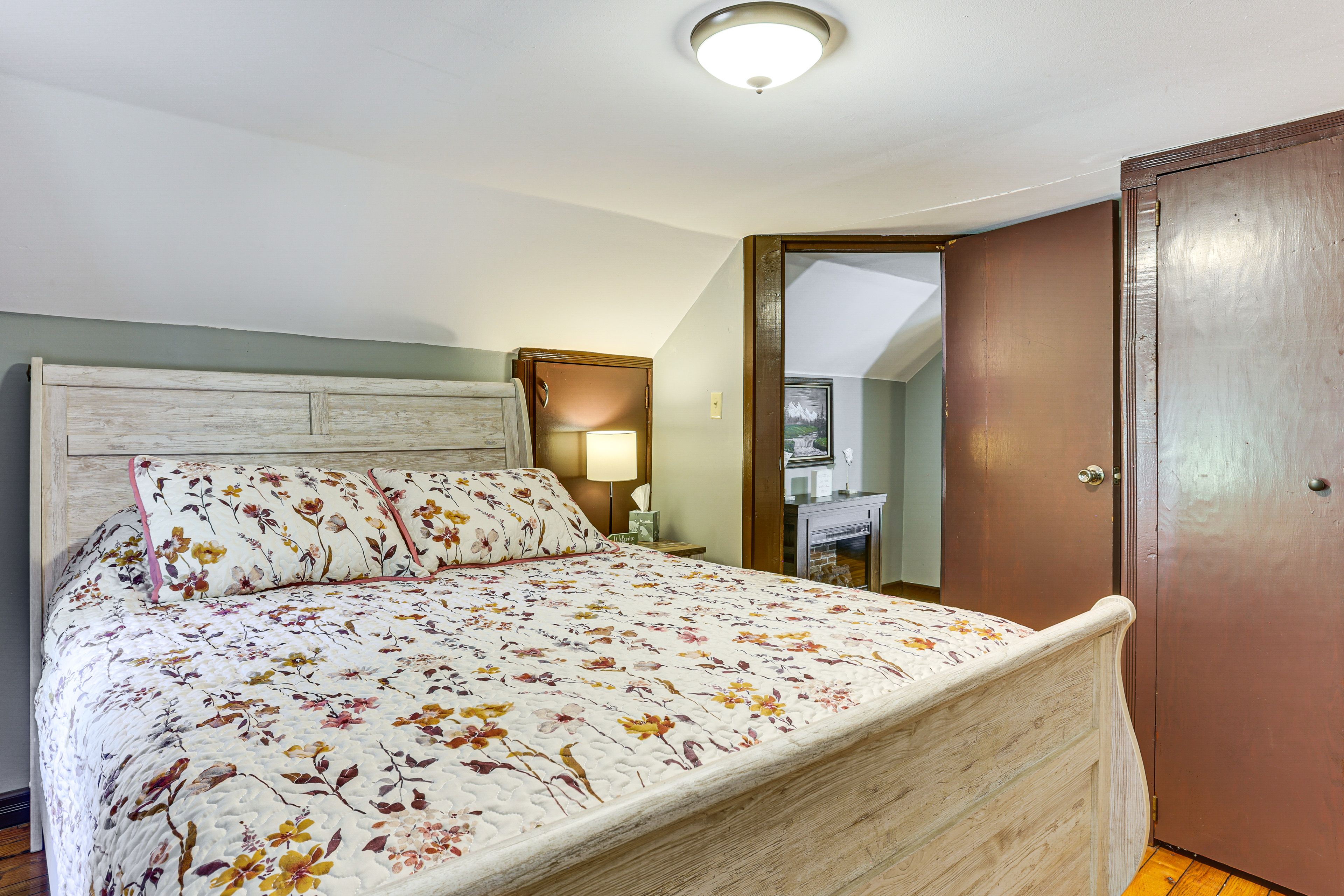 Bedroom 3 | Queen Bed | 2nd Floor