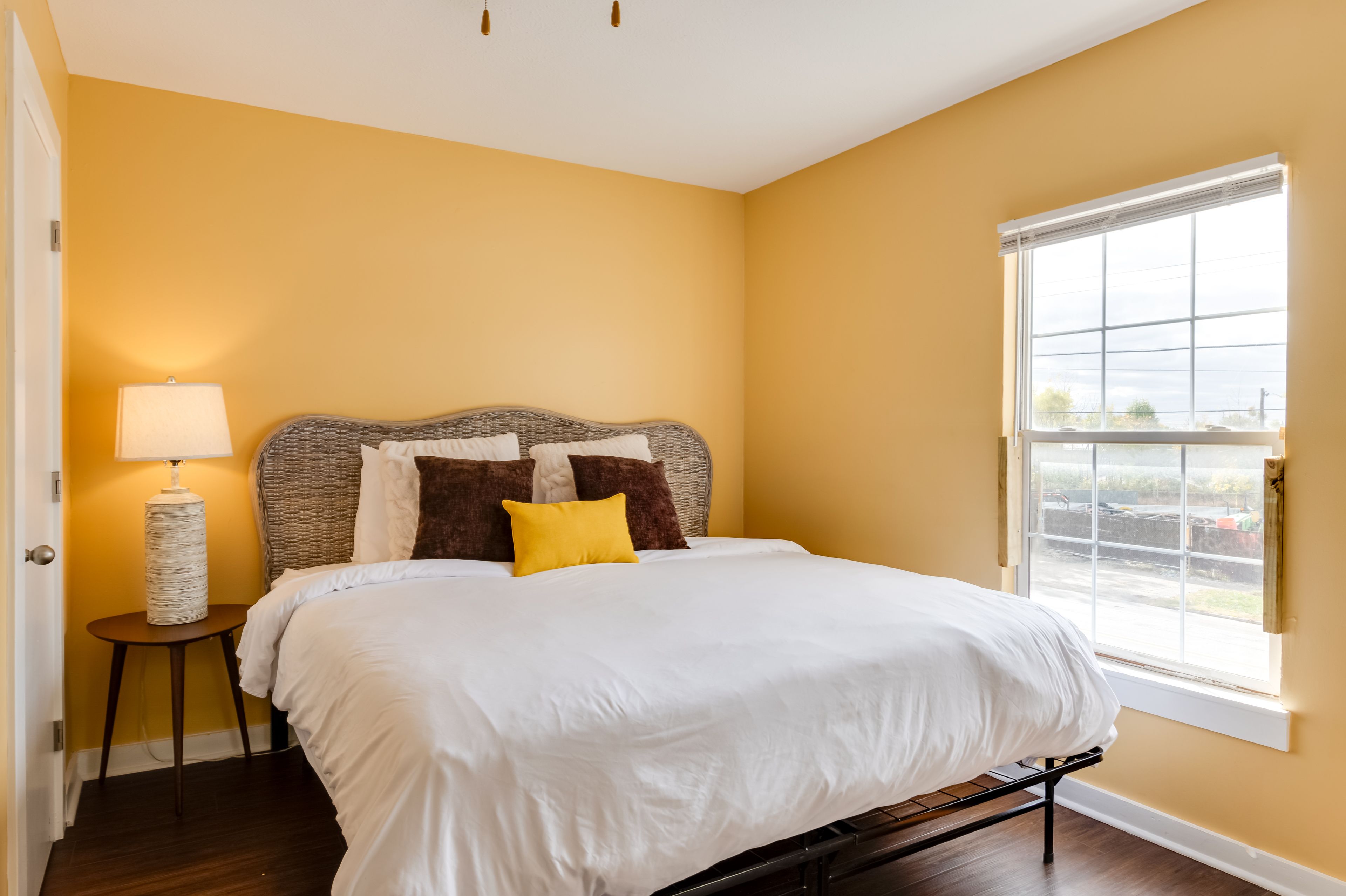 Bedroom 1 | King Bed | 2nd Floor | Smart TV