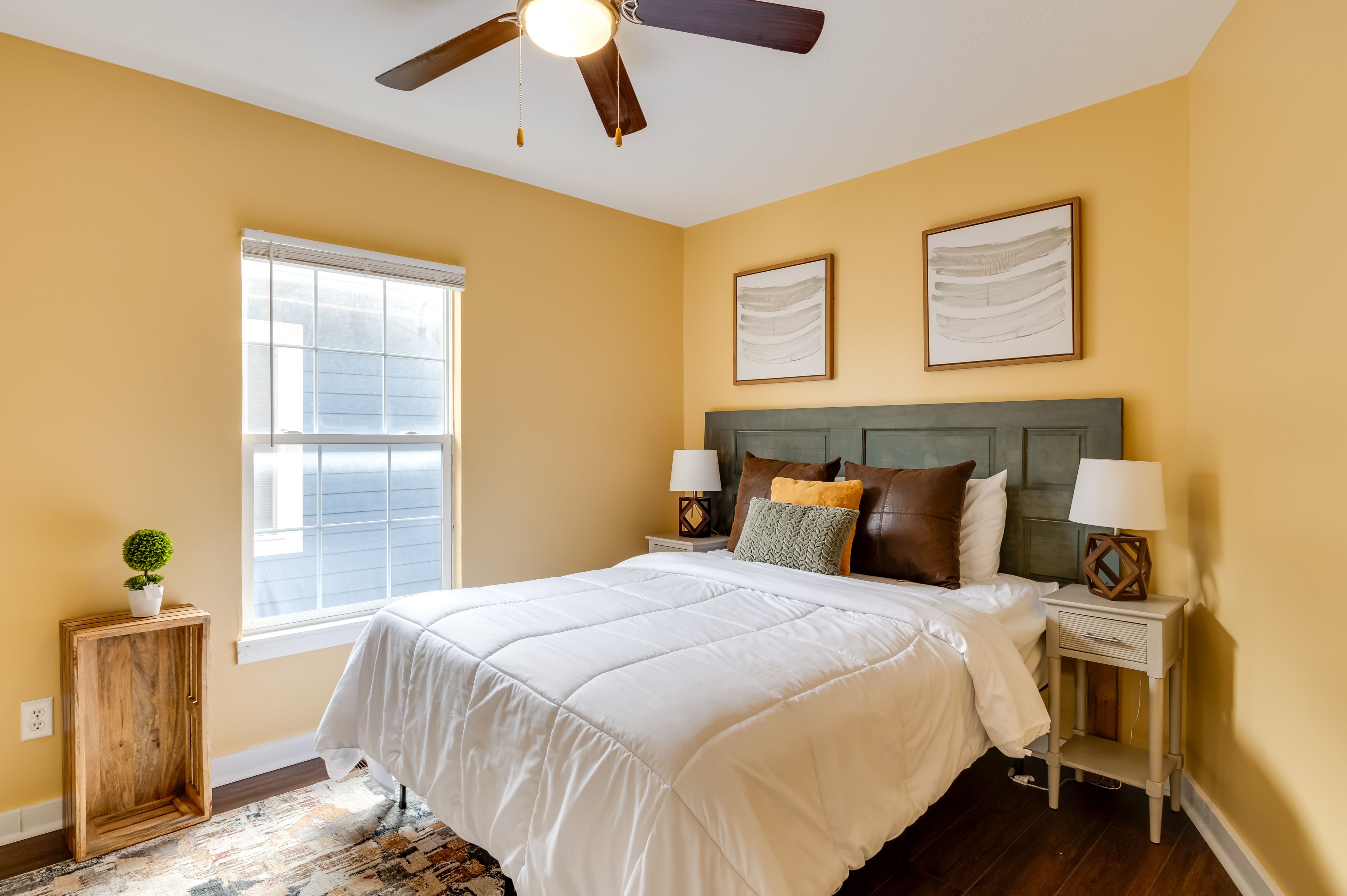 Bedroom 2 | Queen Bed | 2nd Floor | Smart TV