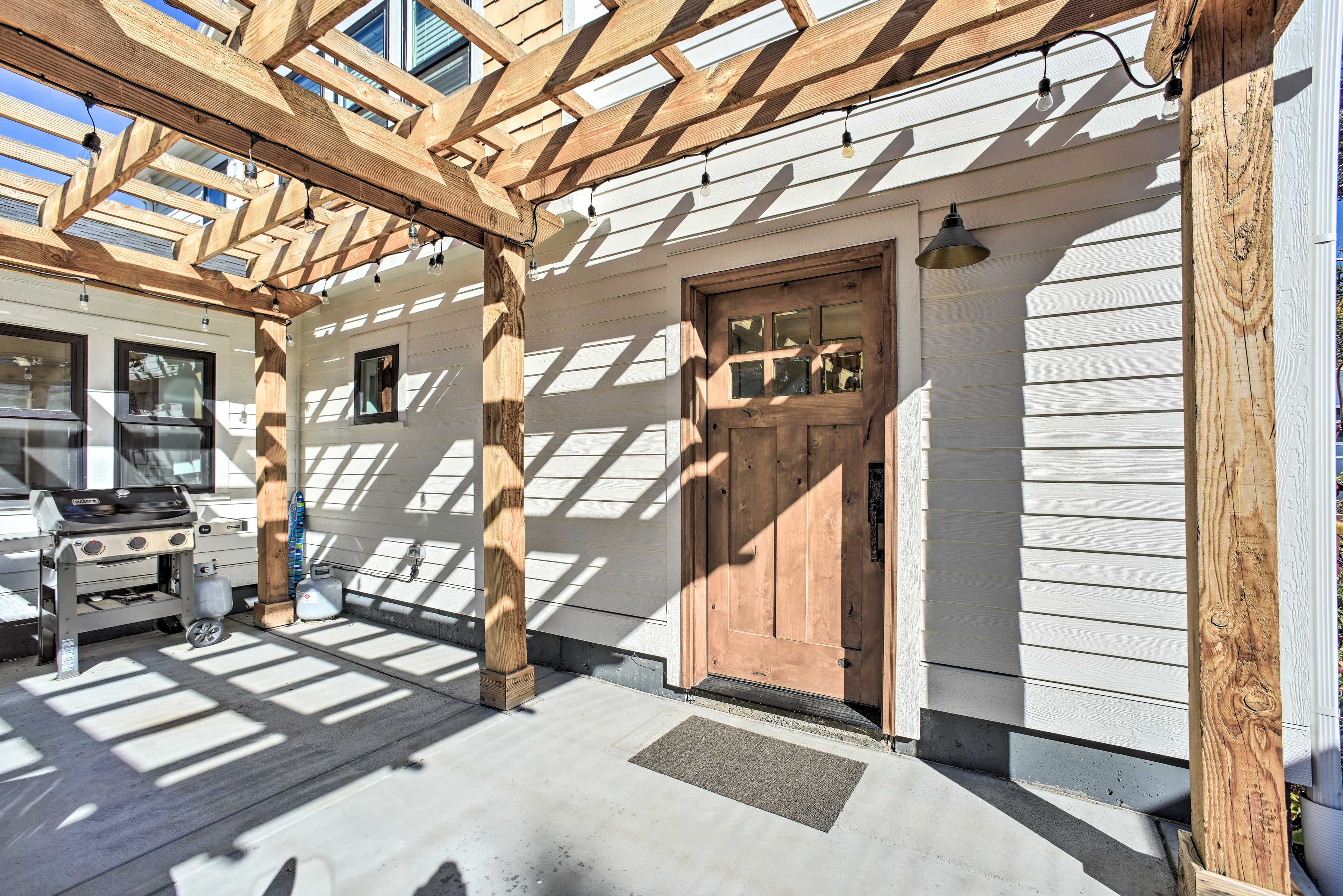 Cottage Exterior | Pergola | Gas Grill