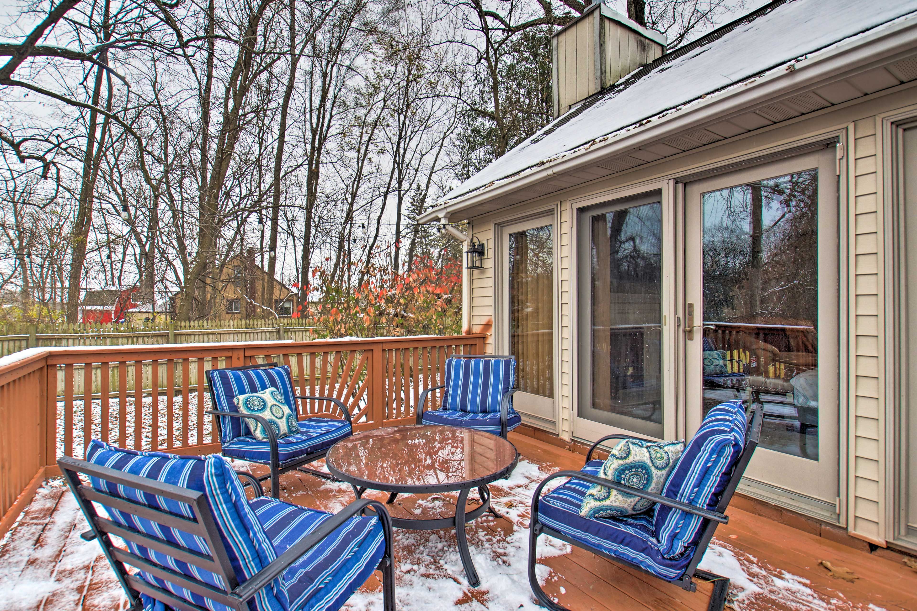 Furnished Deck