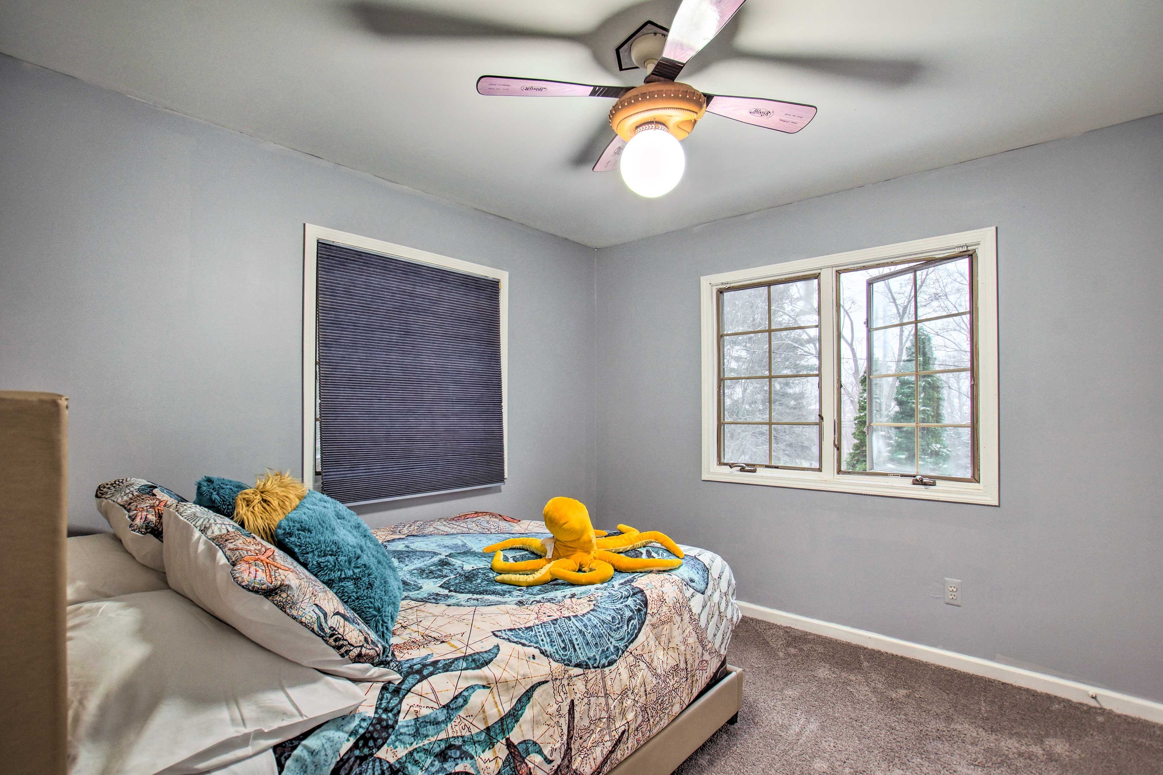 Bedroom 5 | Queen Bed