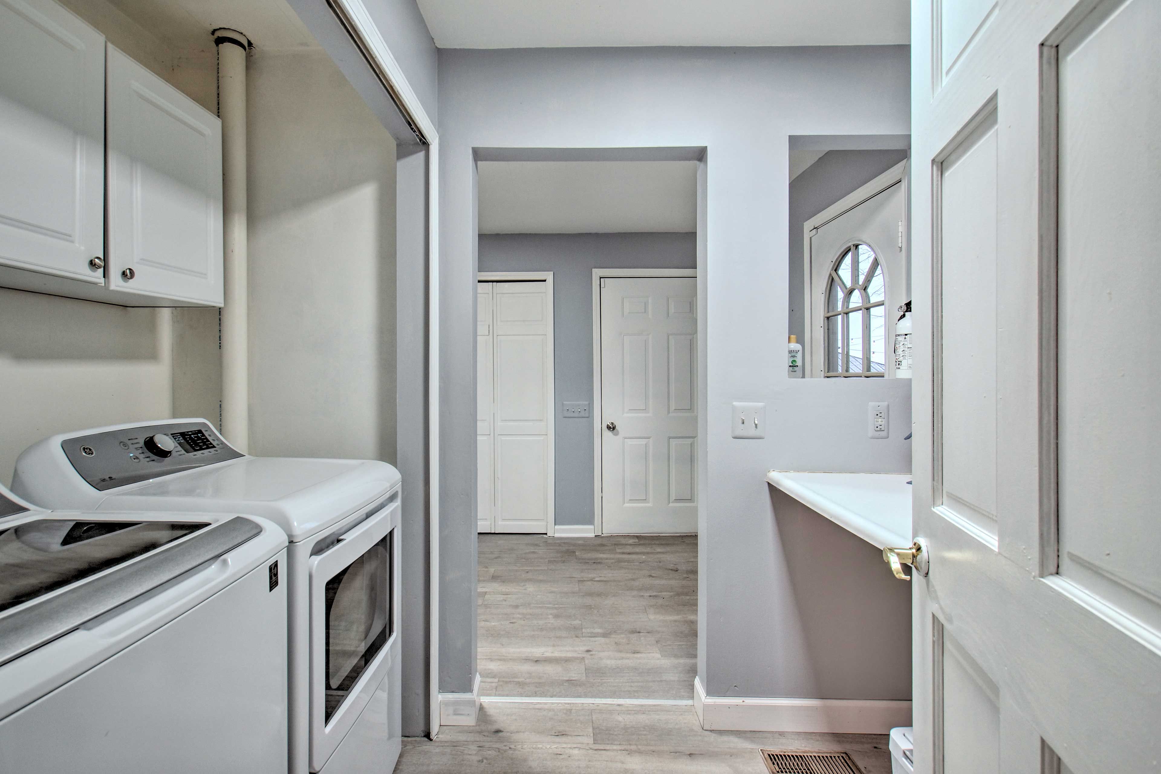Laundry Room | Detergent Provided | Iron/Board | Hangers