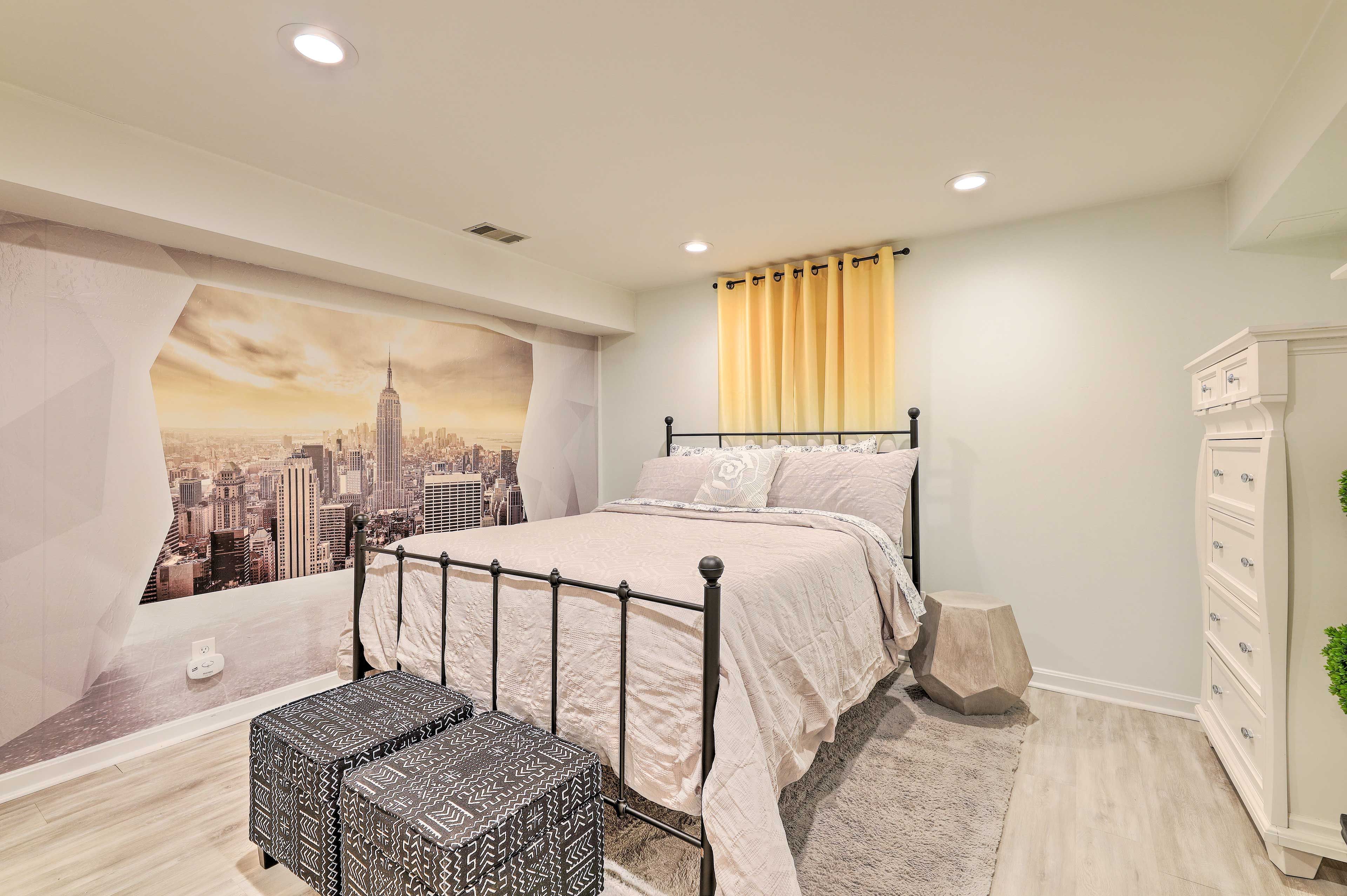 Bedroom 5 | Queen Bed