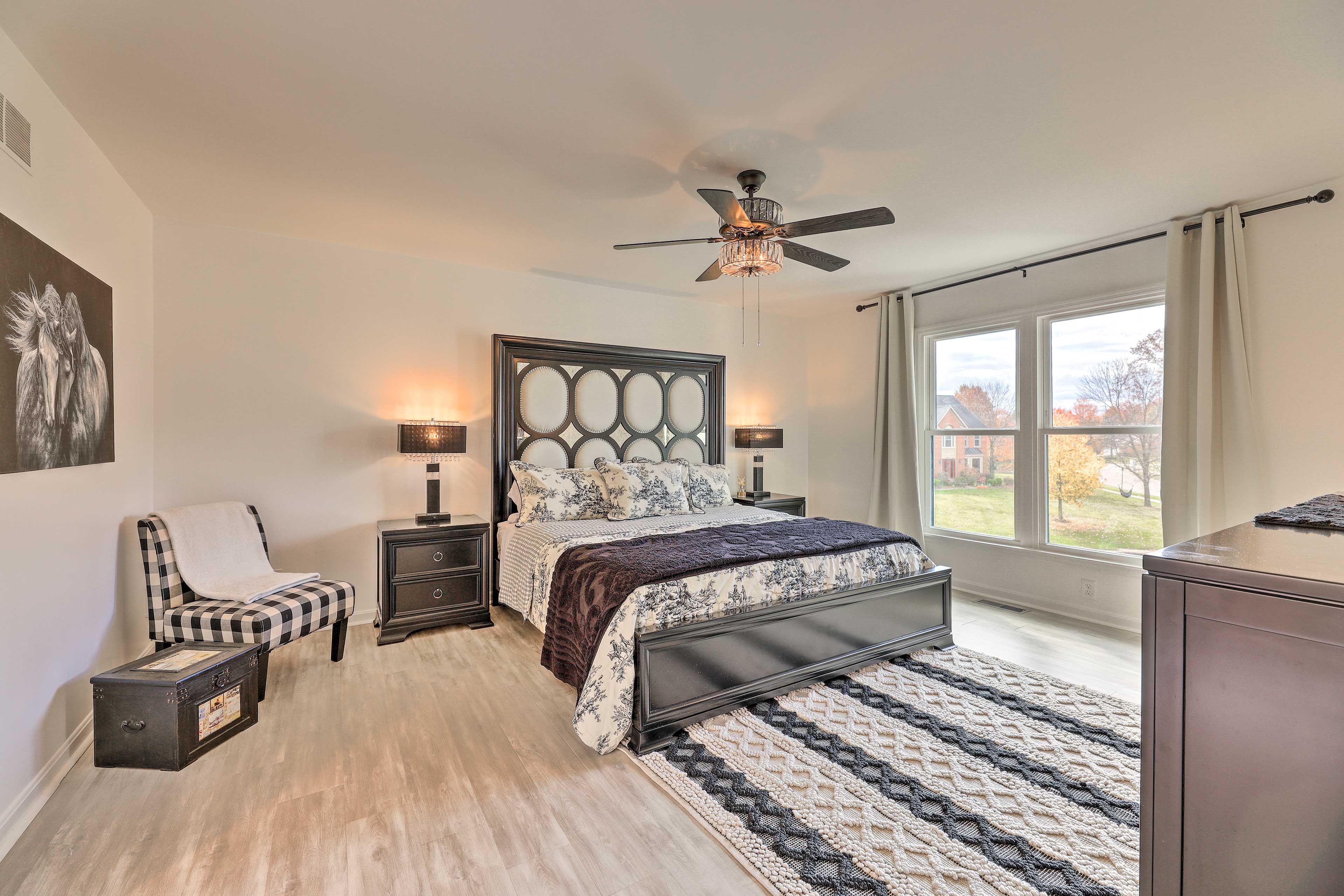 Bedroom 1 | King Bed | Linens Provided