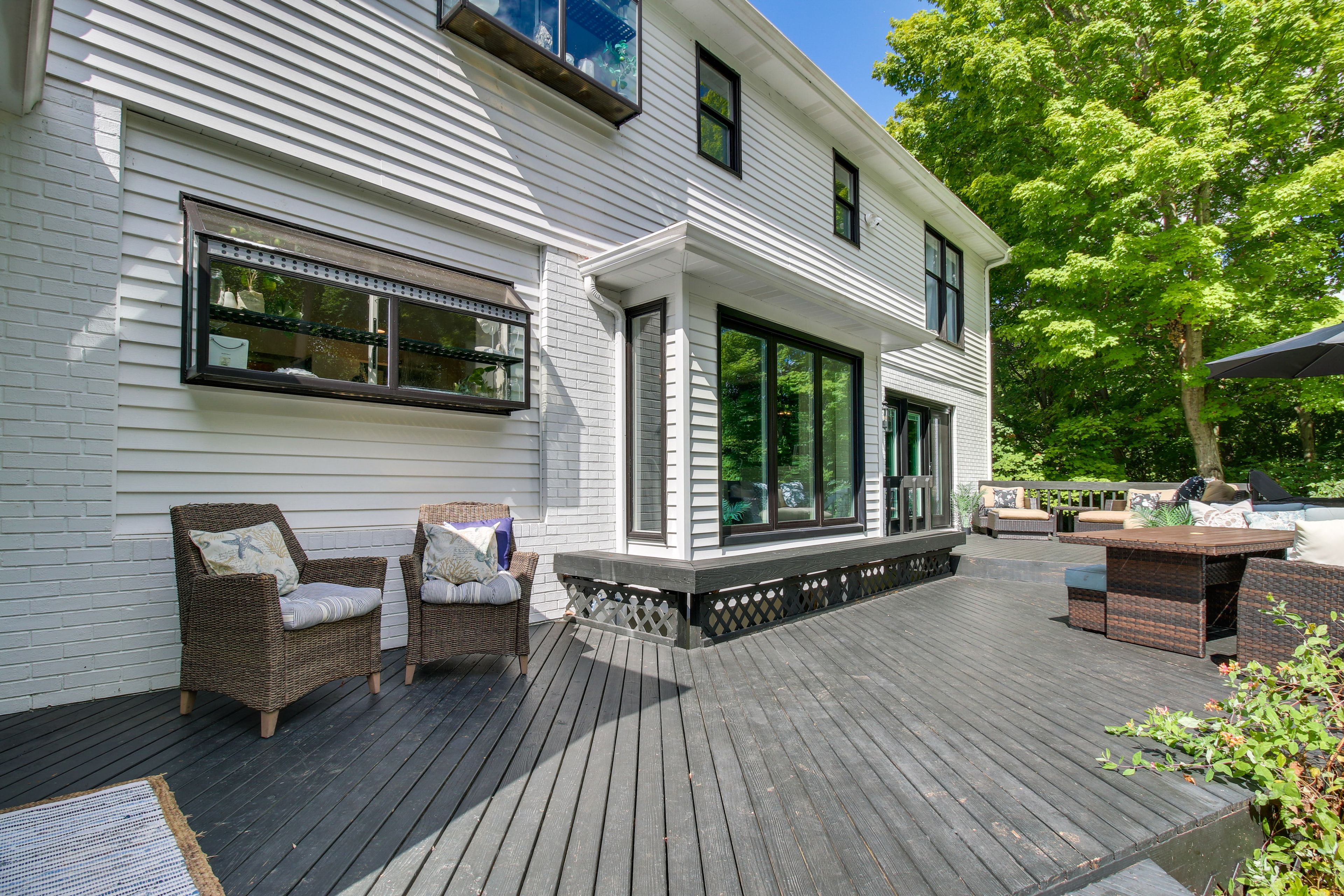 Deck | Outdoor Dining | Gas Grill