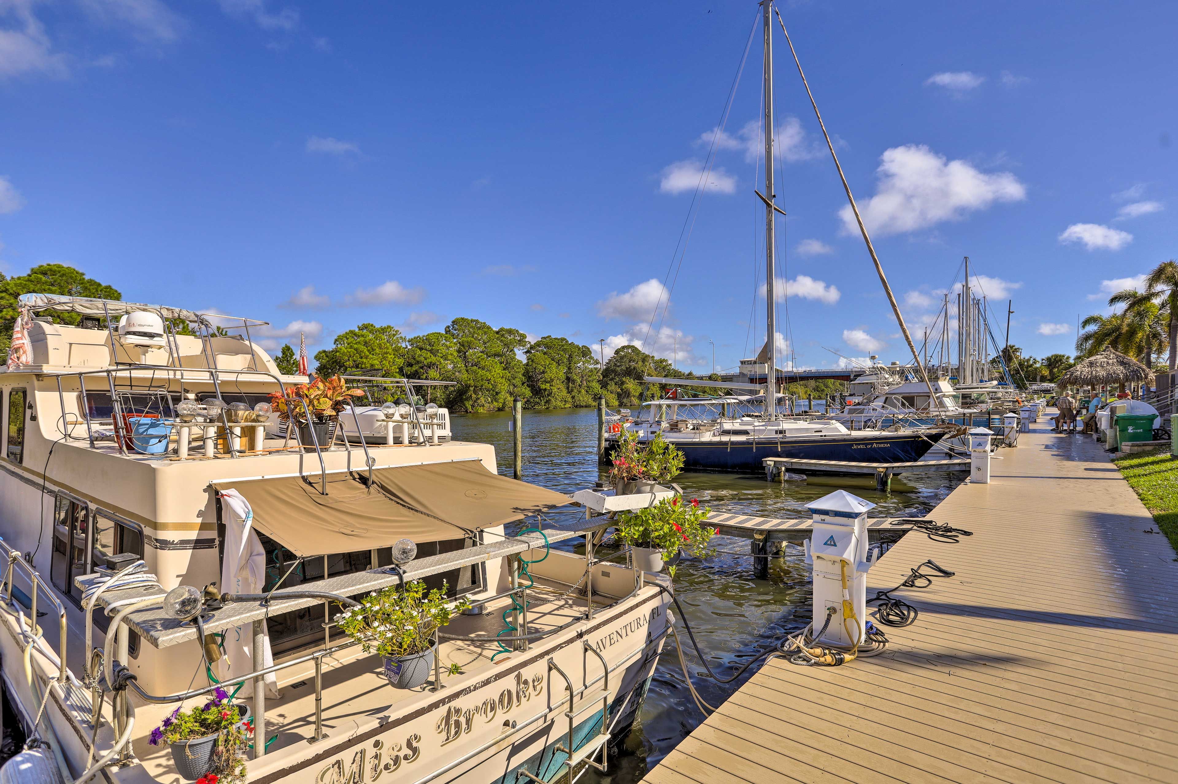 Community Marina | Boat Slip | Boat Rental