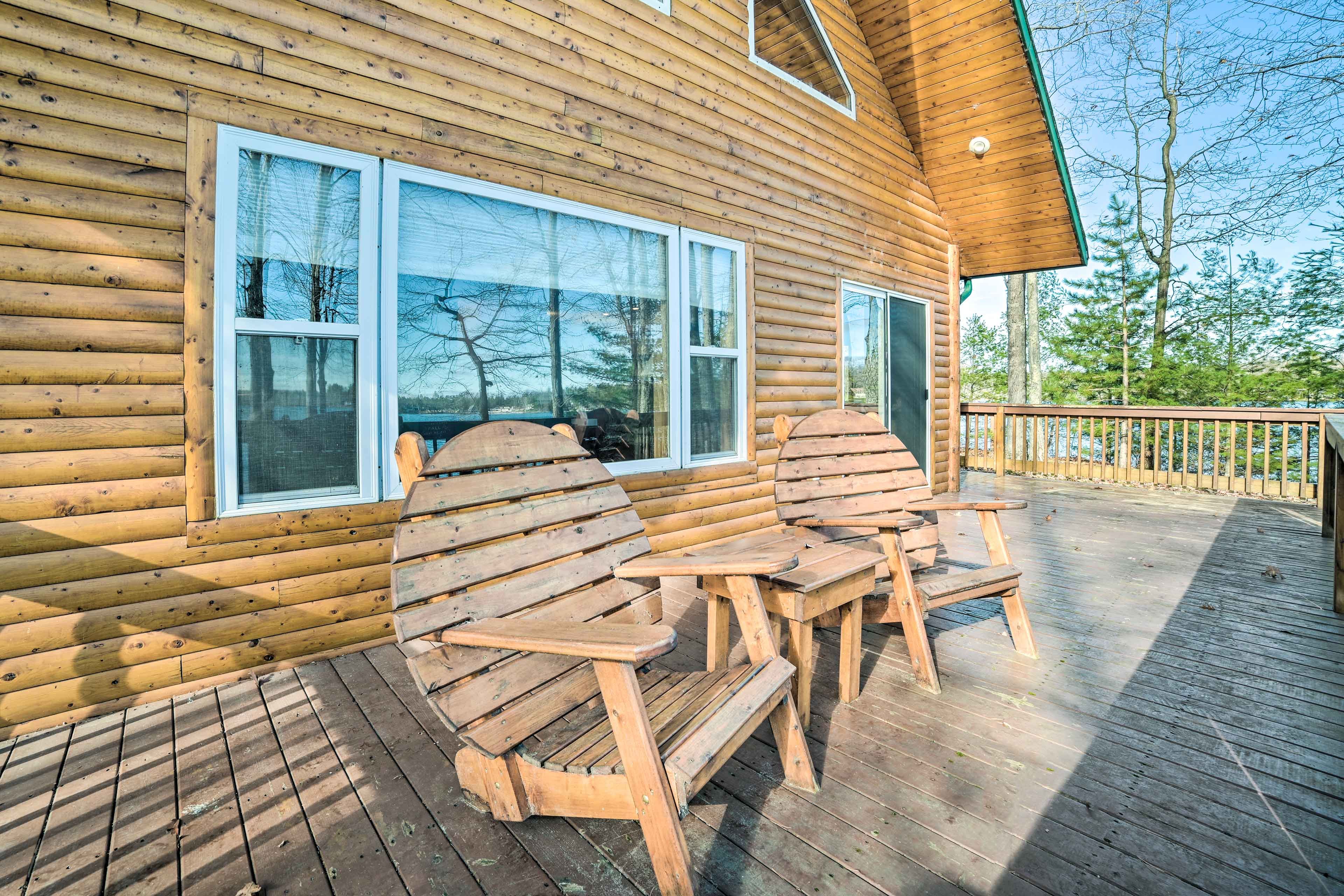 Cottage Exterior | 2 Decks