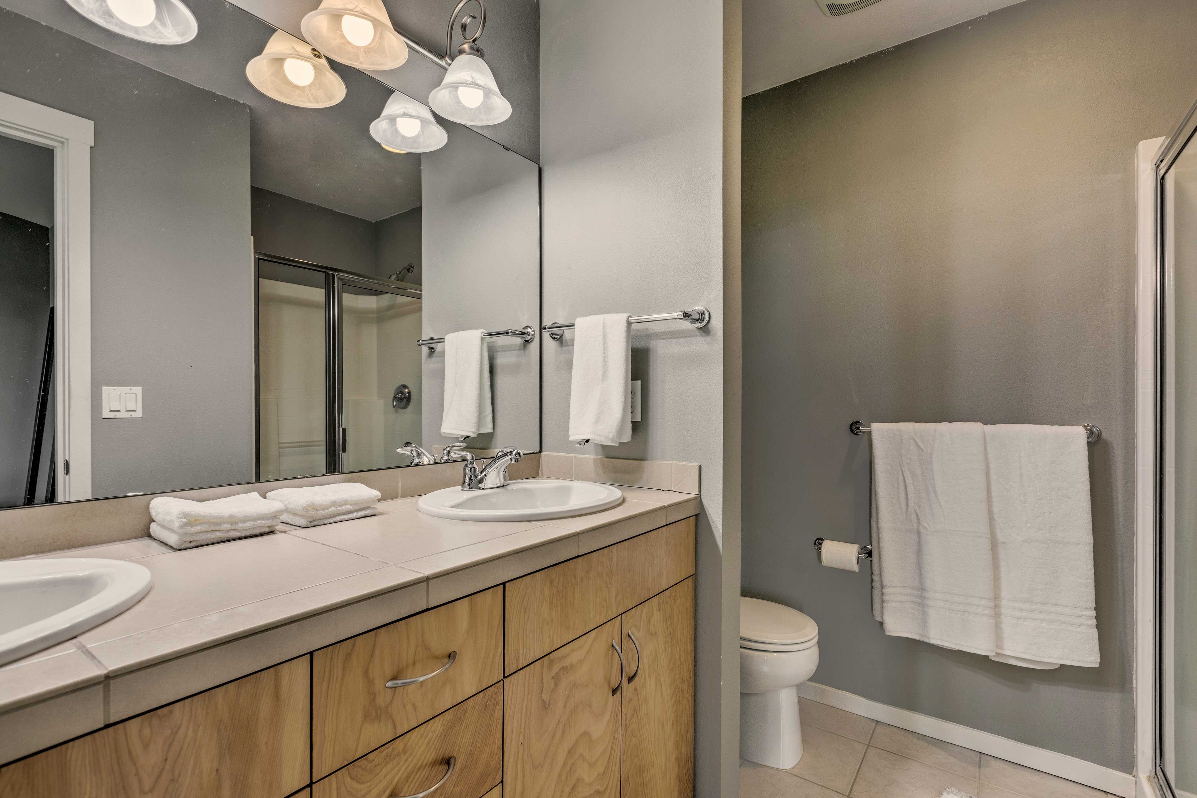 En-Suite Bathroom | Towels Provided