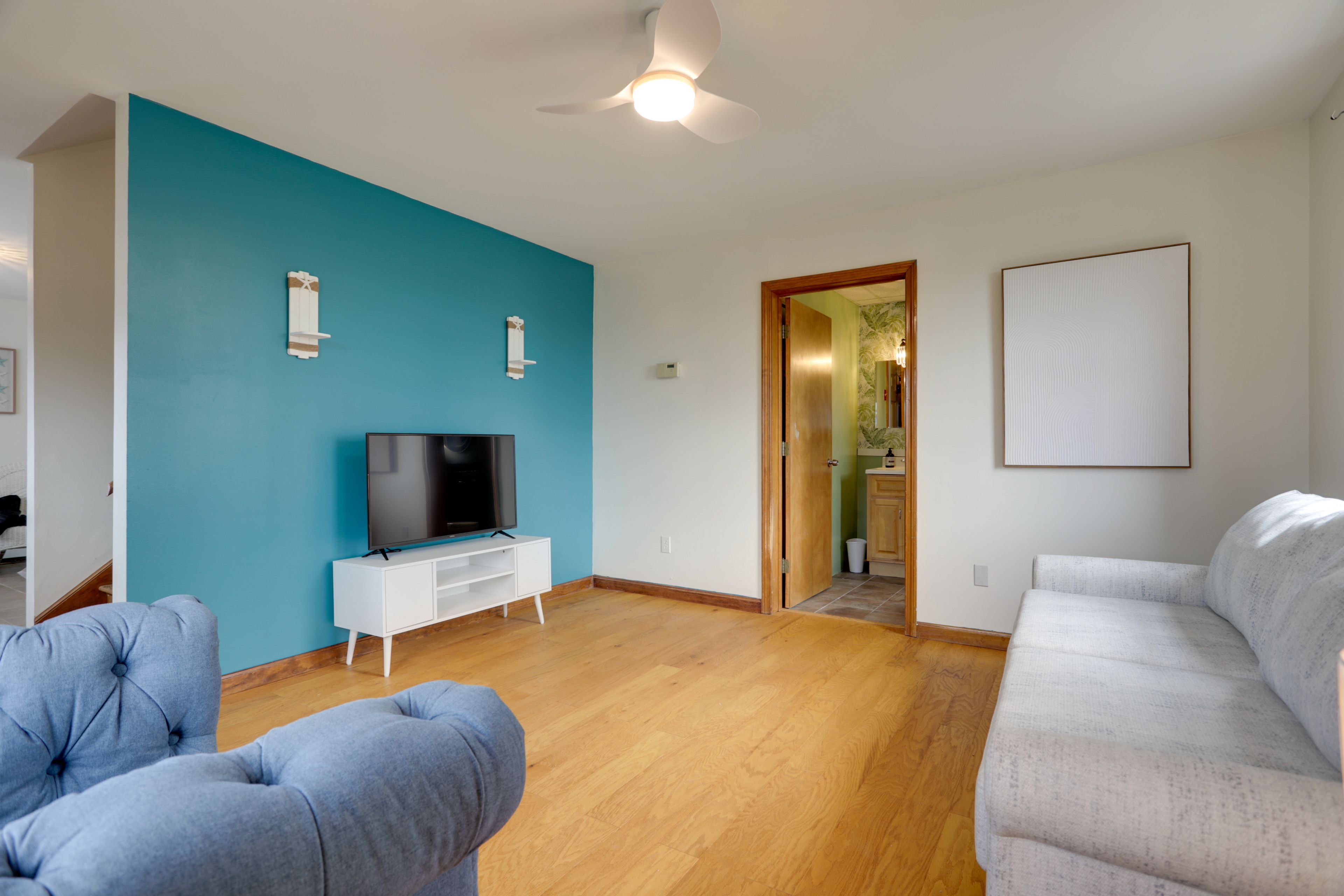 Living Room | Smart TV | Free WiFi | Central Heating