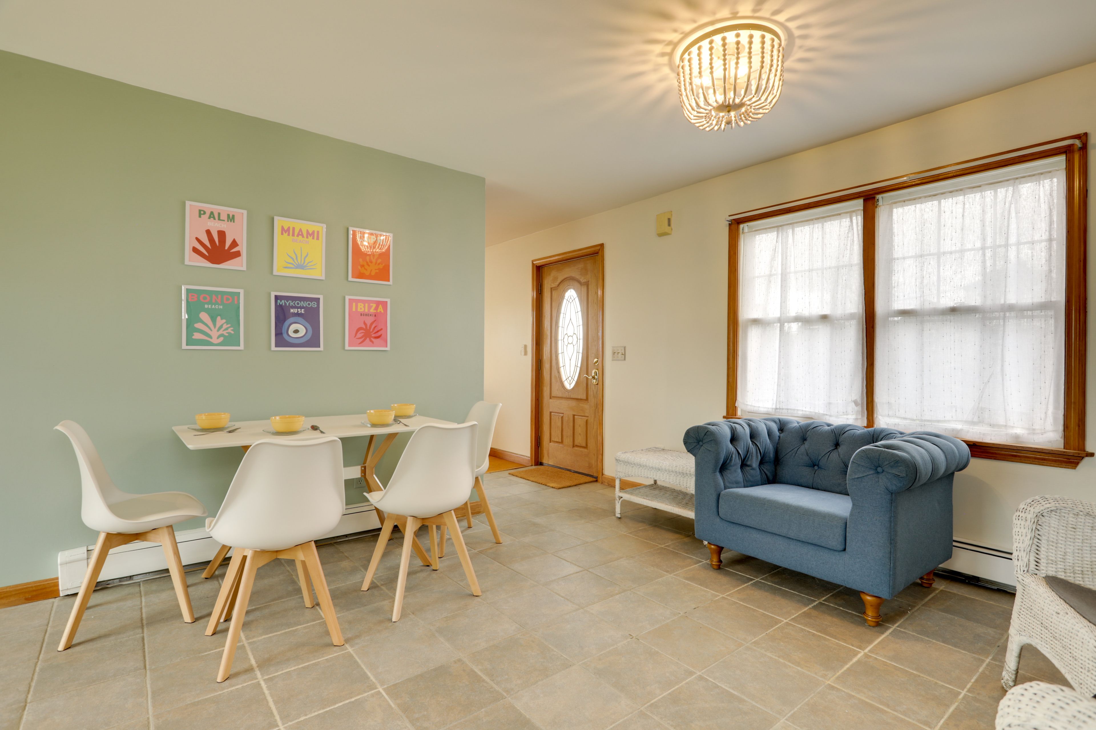 Dining Area | 4-Person Dining Table