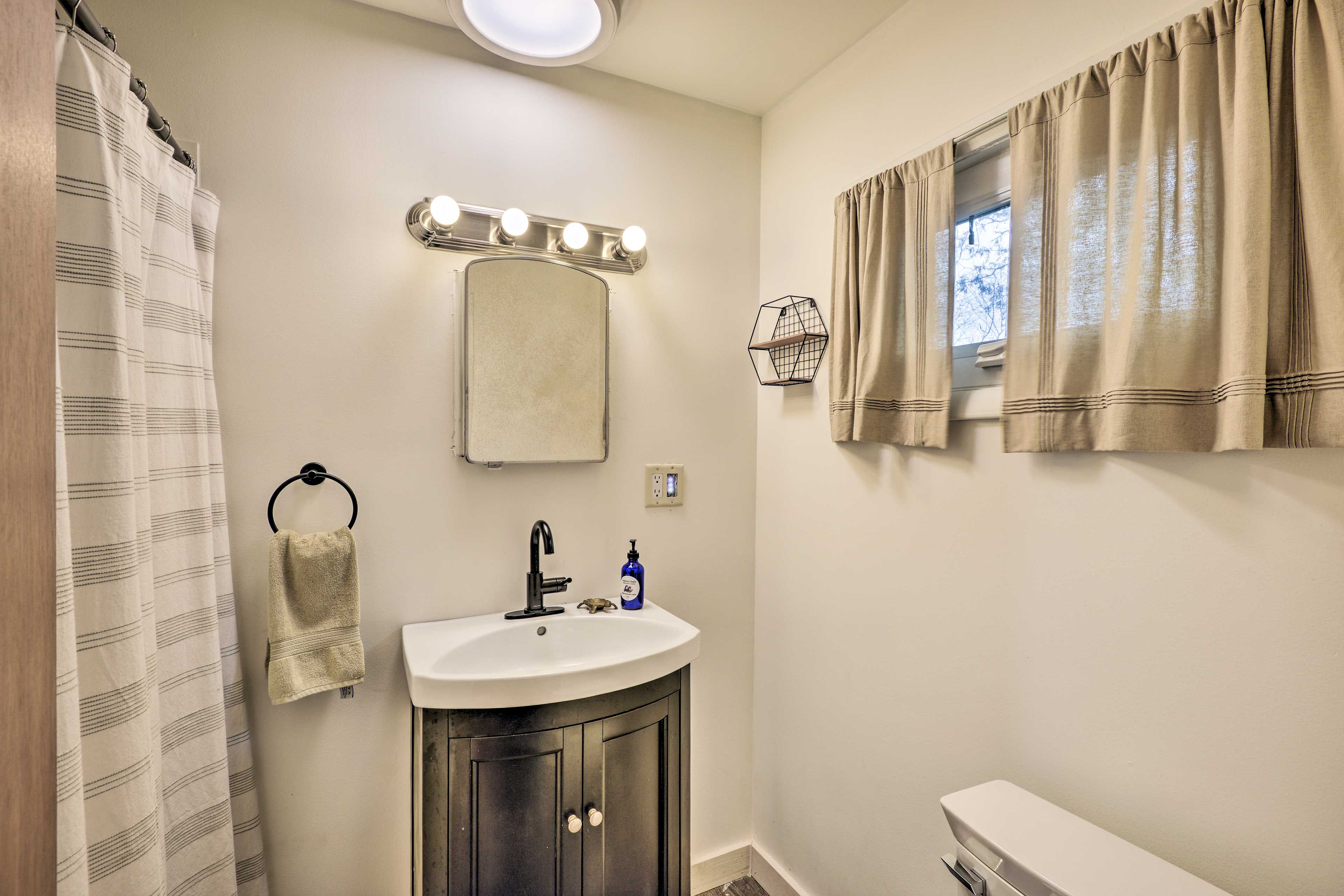 Bathroom | Towels Provided