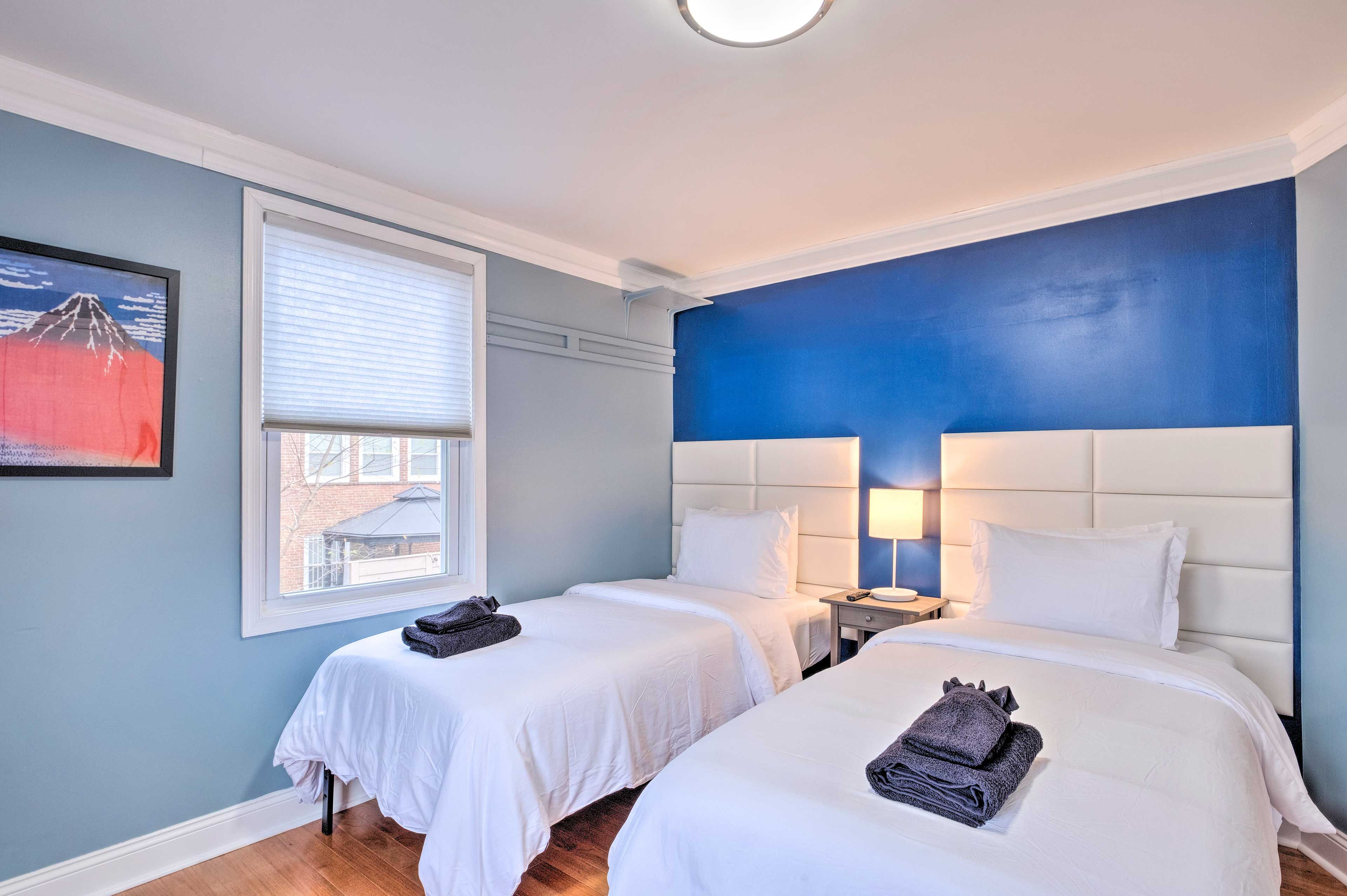 Bedroom 3 | 2 Twin Beds | Smart TV | 2nd Floor