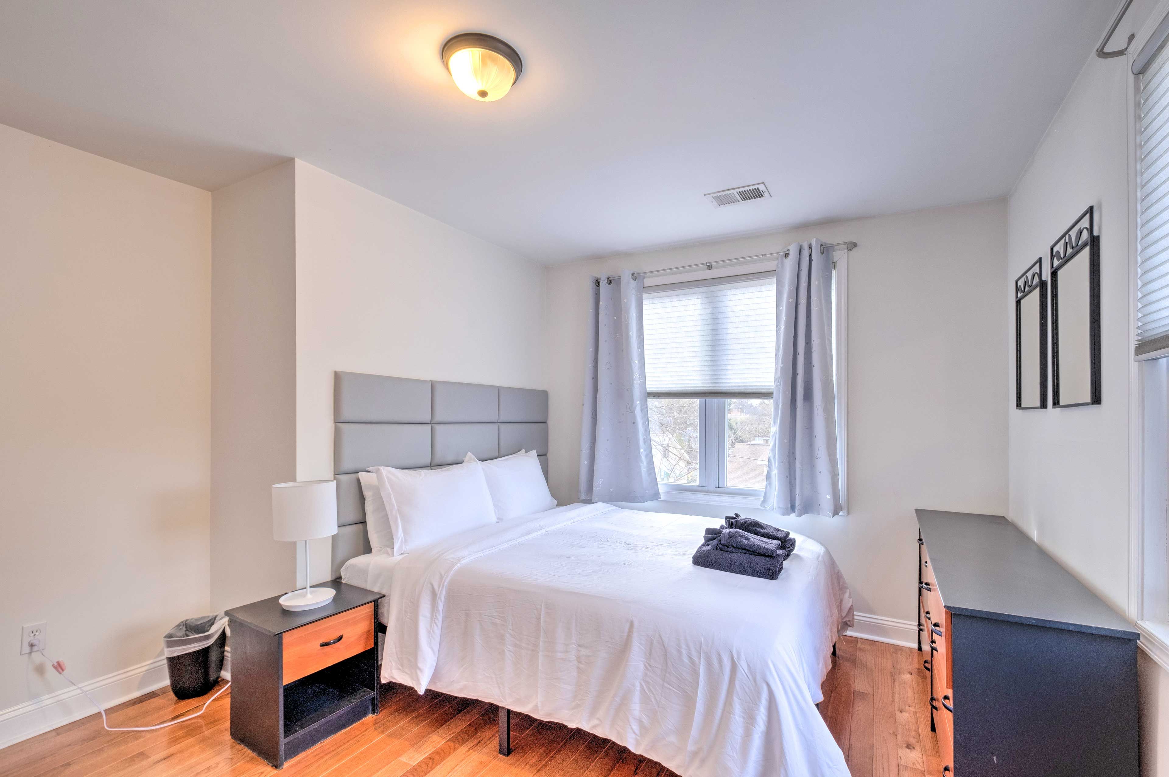 Bedroom 2 | Queen Bed | Linens Provided | 2nd Floor