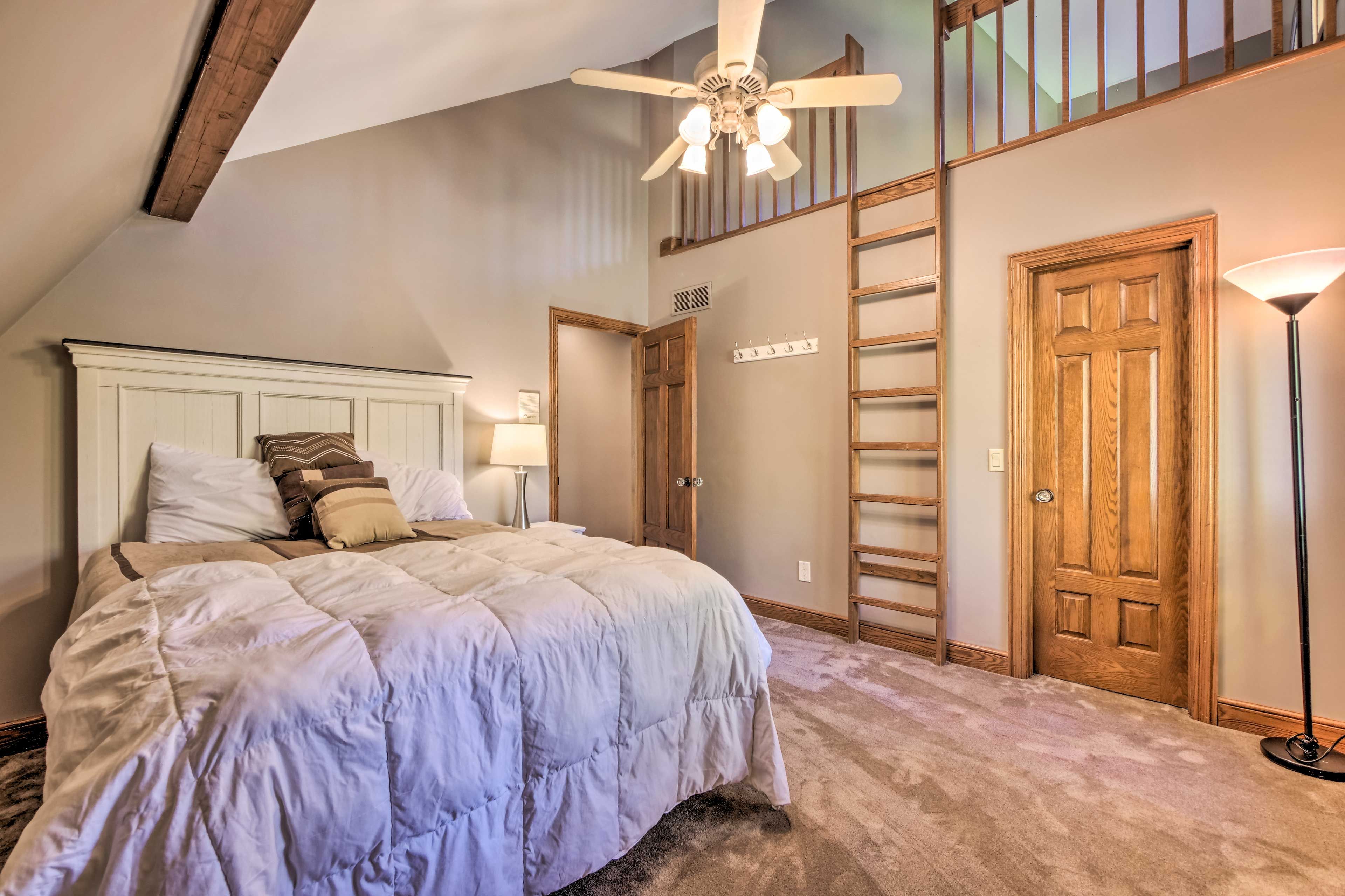 Bedroom 2 | Queen Bed