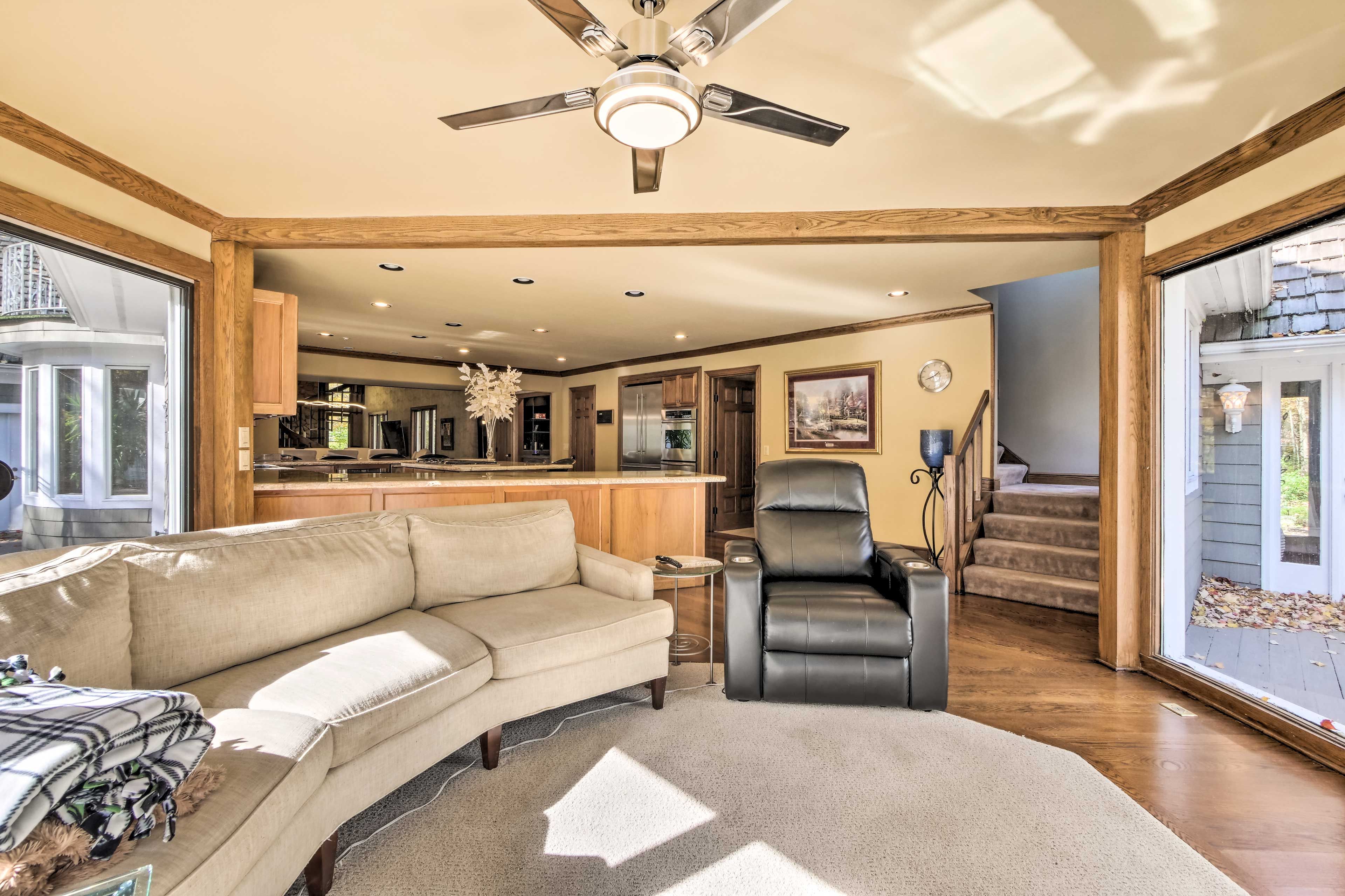 Sunroom | Smart TV