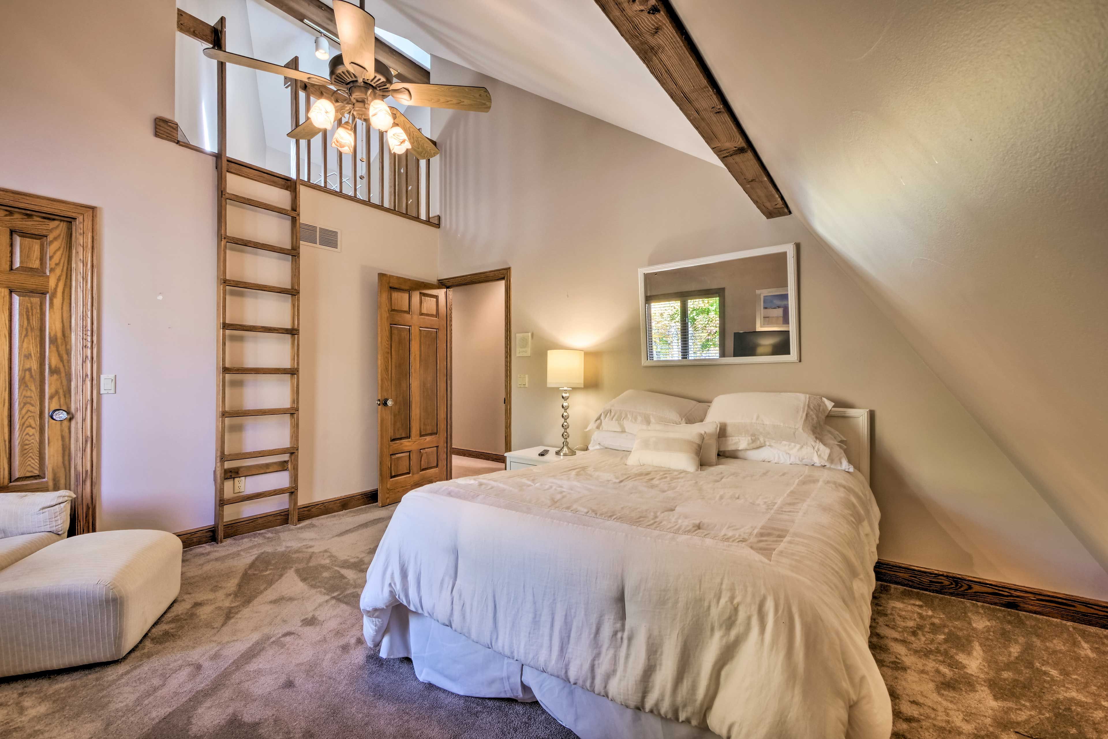 Bedroom 3 | Queen Bed