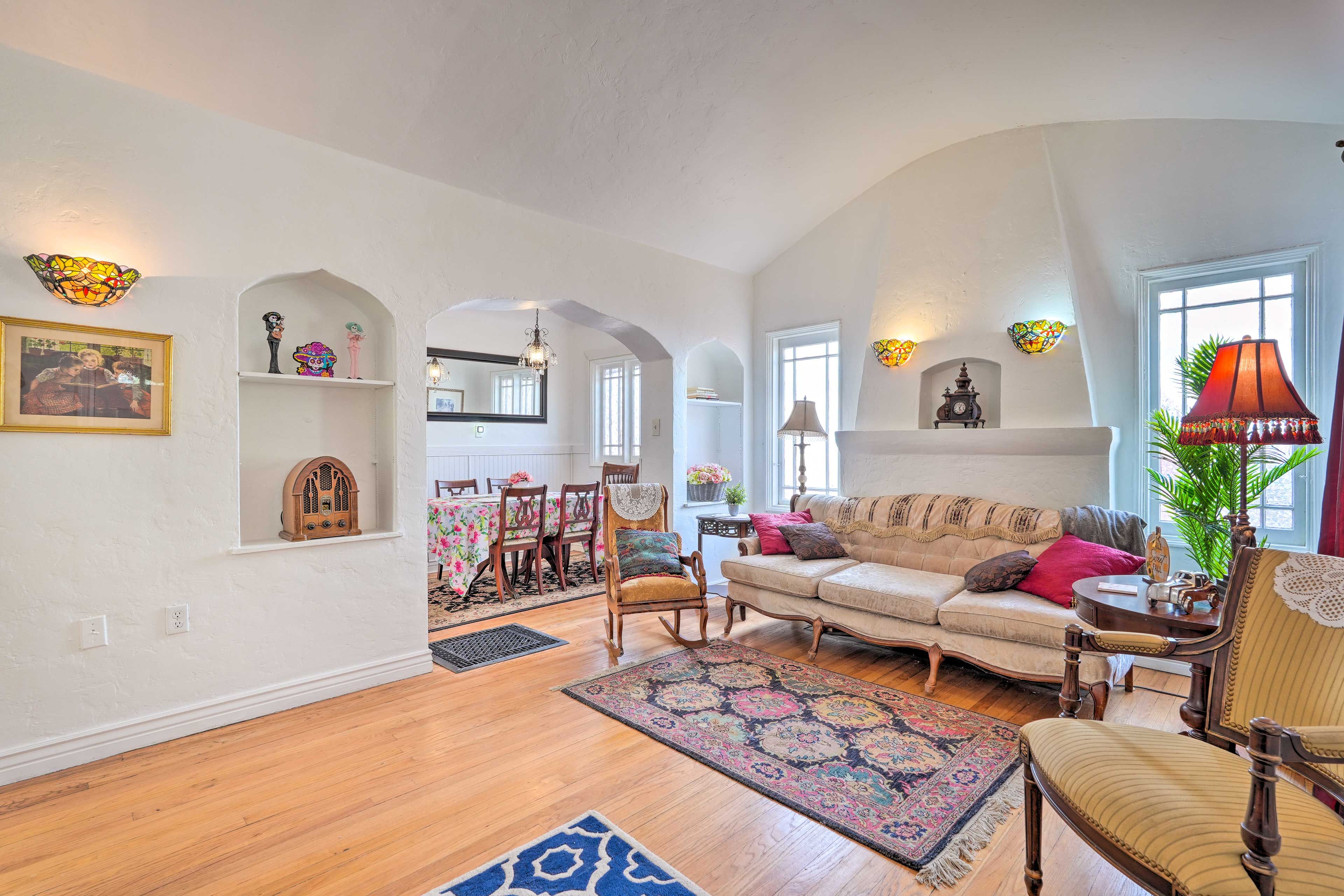 Living Room | Smart TV | Central A/C