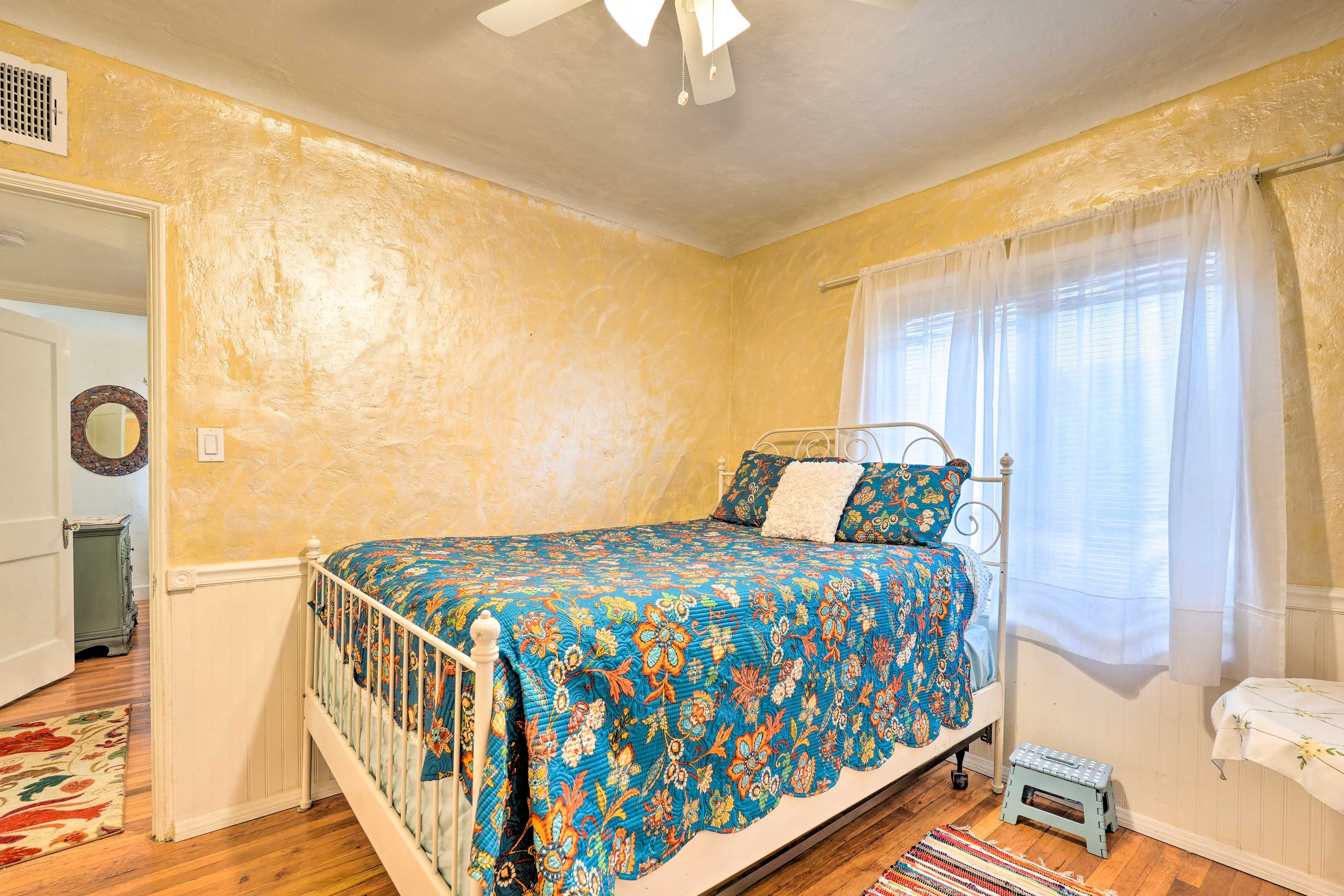 Bedroom 2 | Queen Bed | Linens Provided