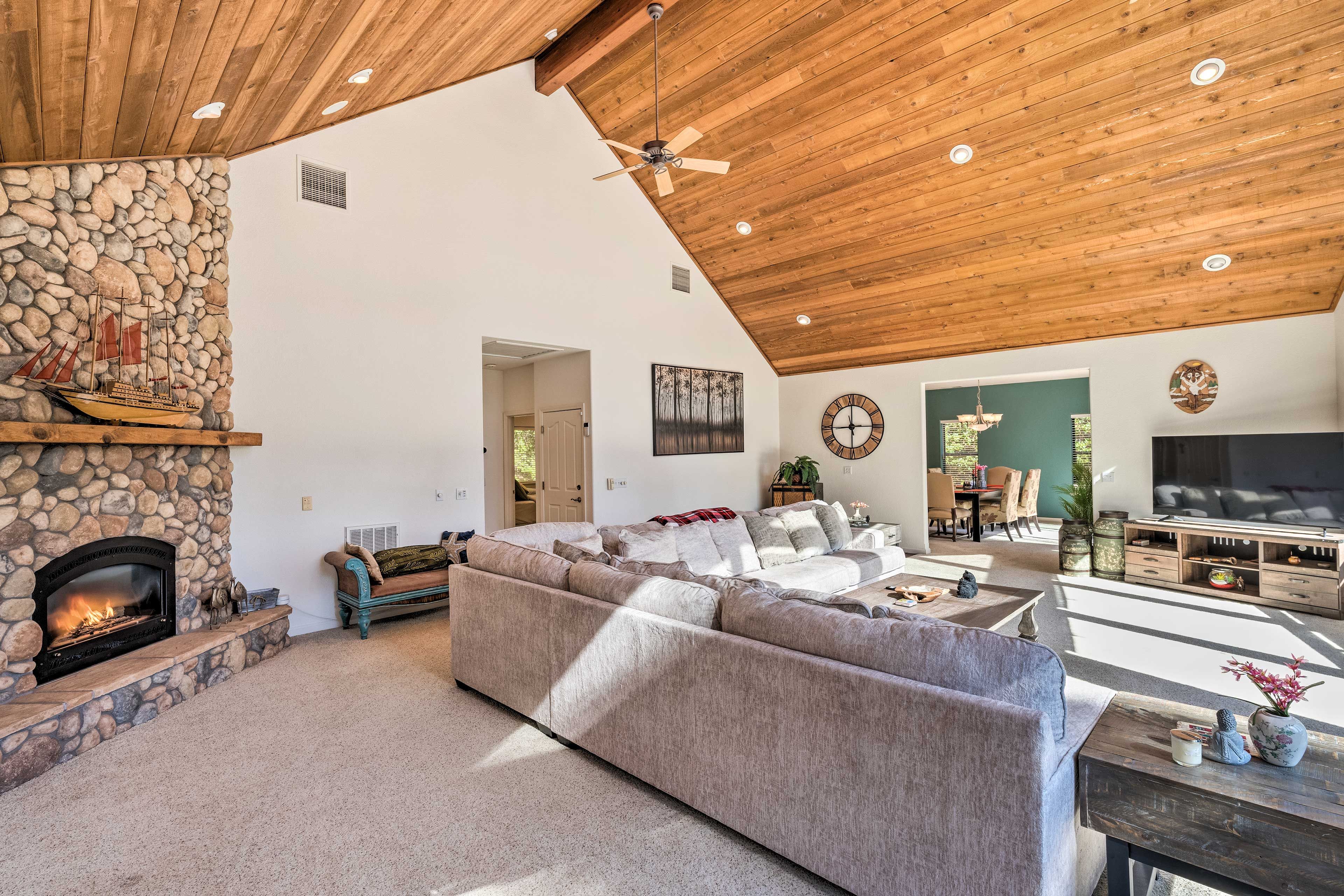 Living Room | Free WiFi | Central A/C | Gas Fireplace