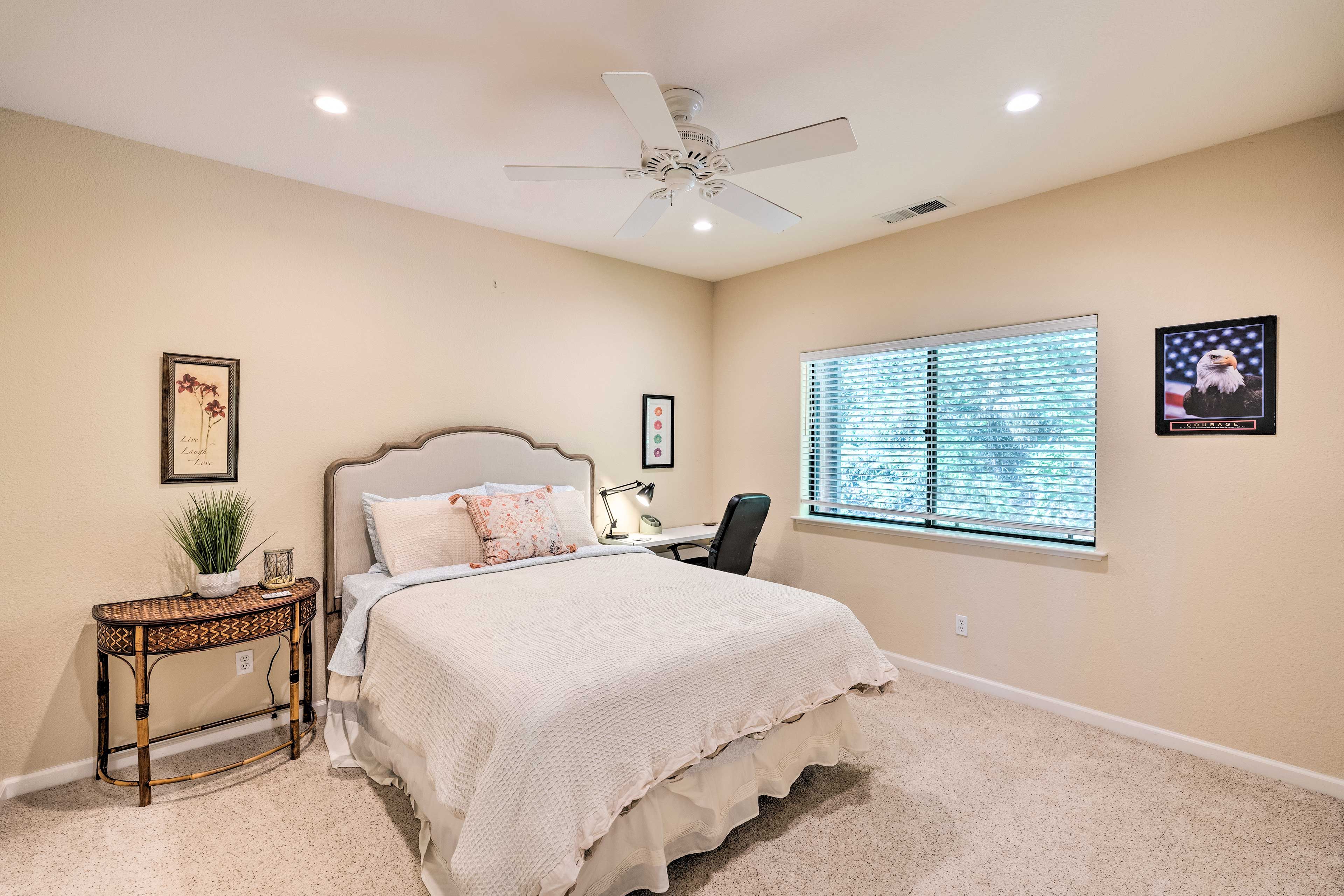 Bedroom 2 | Queen Bed | WFH Desk
