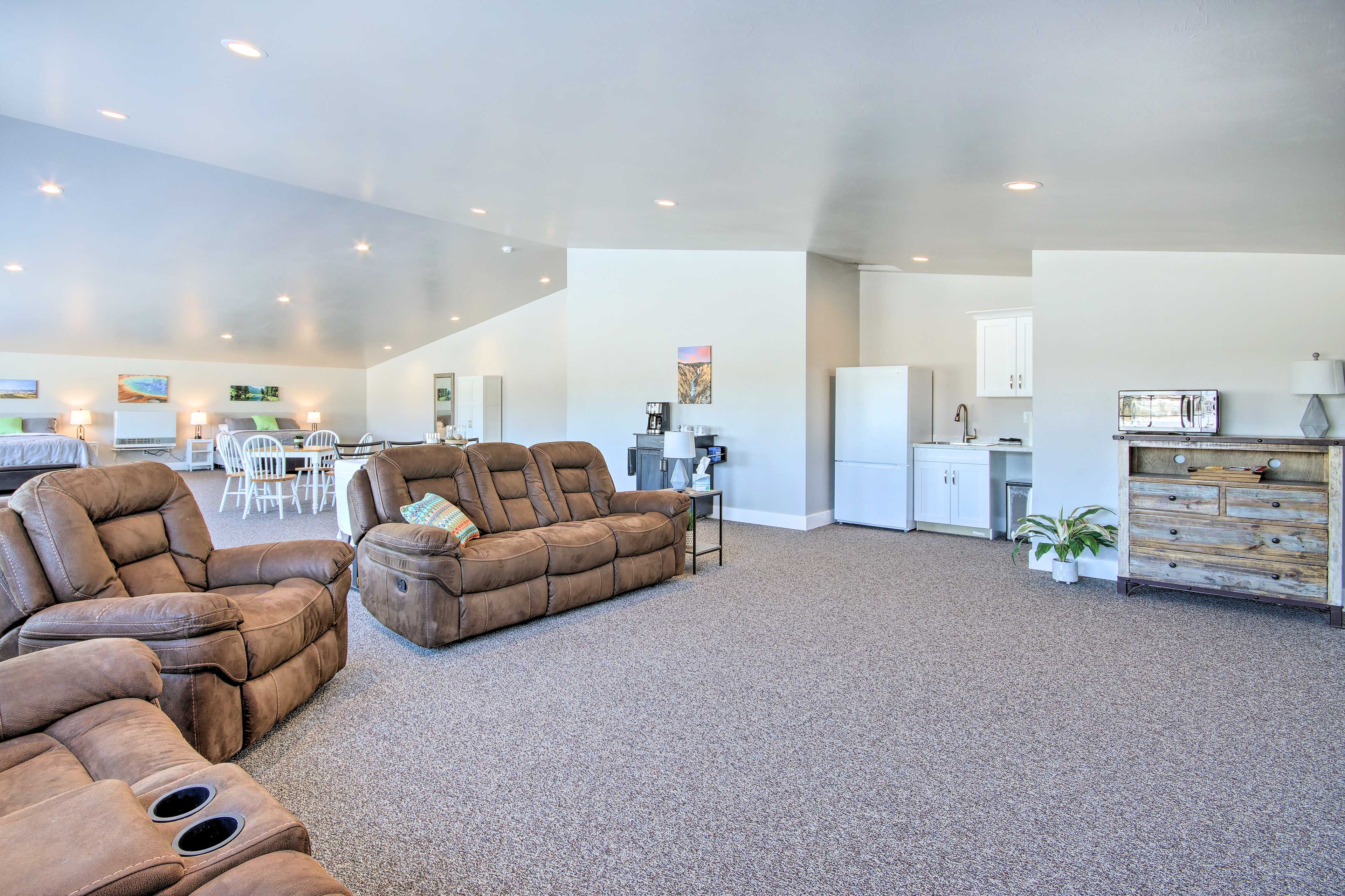 Living Area | Twin Sleeper Sofa | Smart TV | Free WiFi