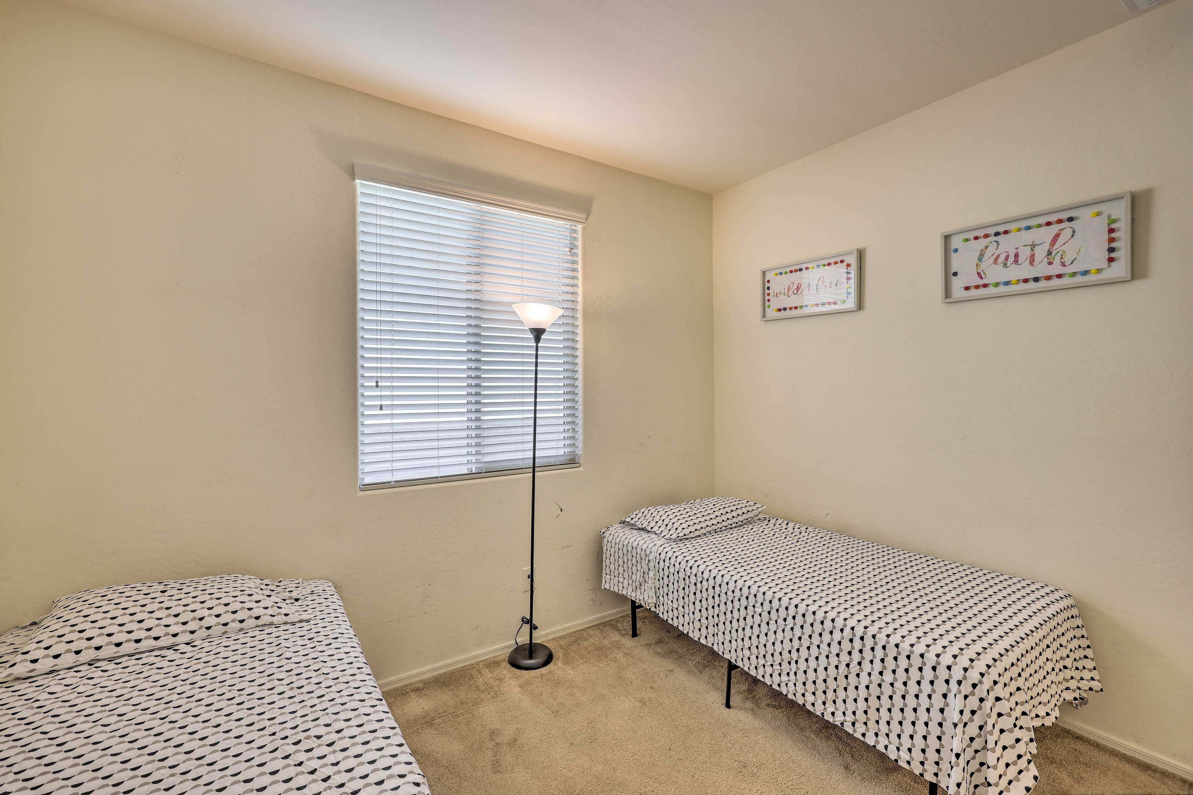 Bedroom 3 | 2 Twin Beds | Smart TV w/ Cable
