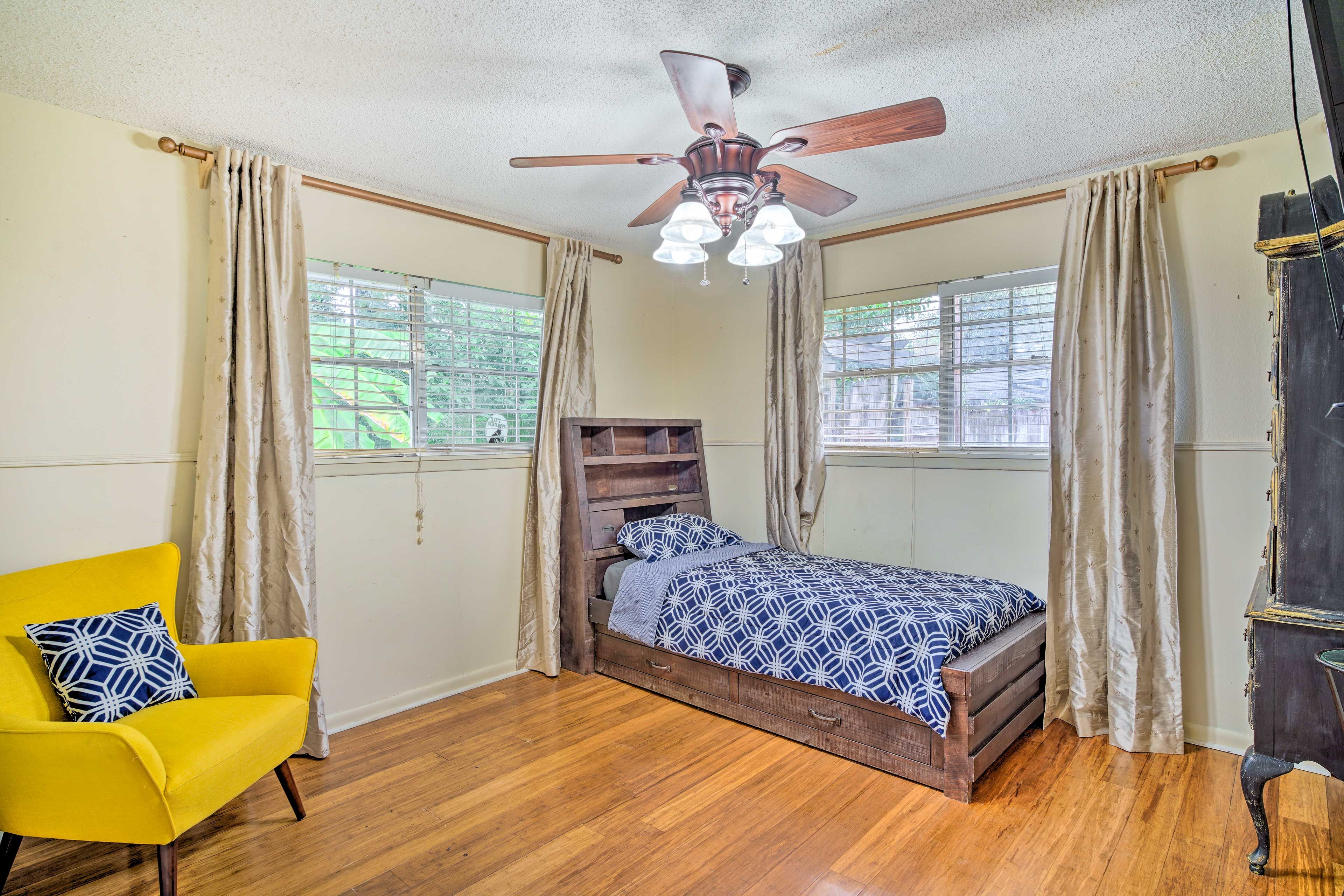 Bedroom 2 | Twin Bed