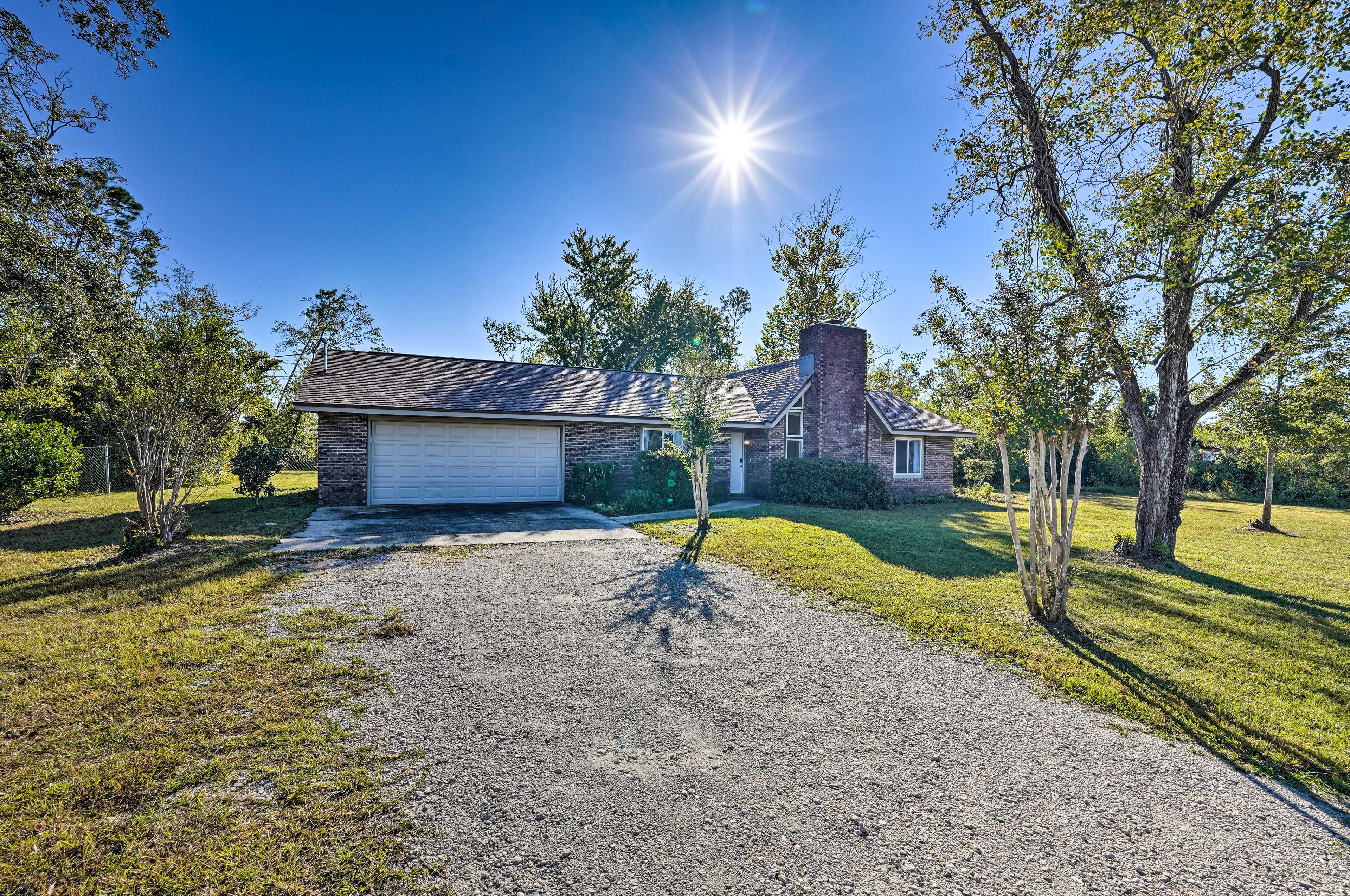 Parking | Driveway (4 Vehicles) | RV/Trailer Parking Allowed
