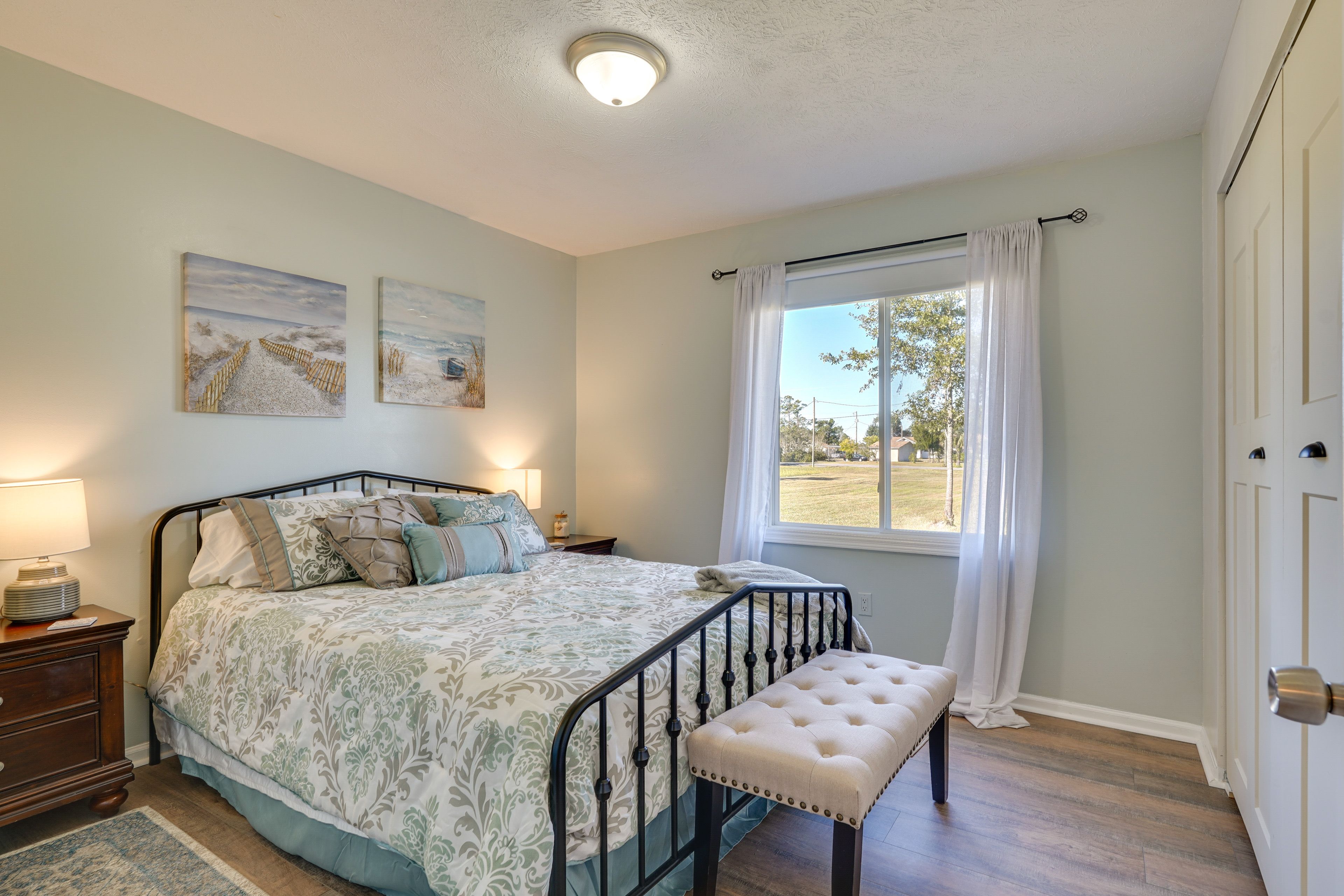 Bedroom 3 | Queen Bed