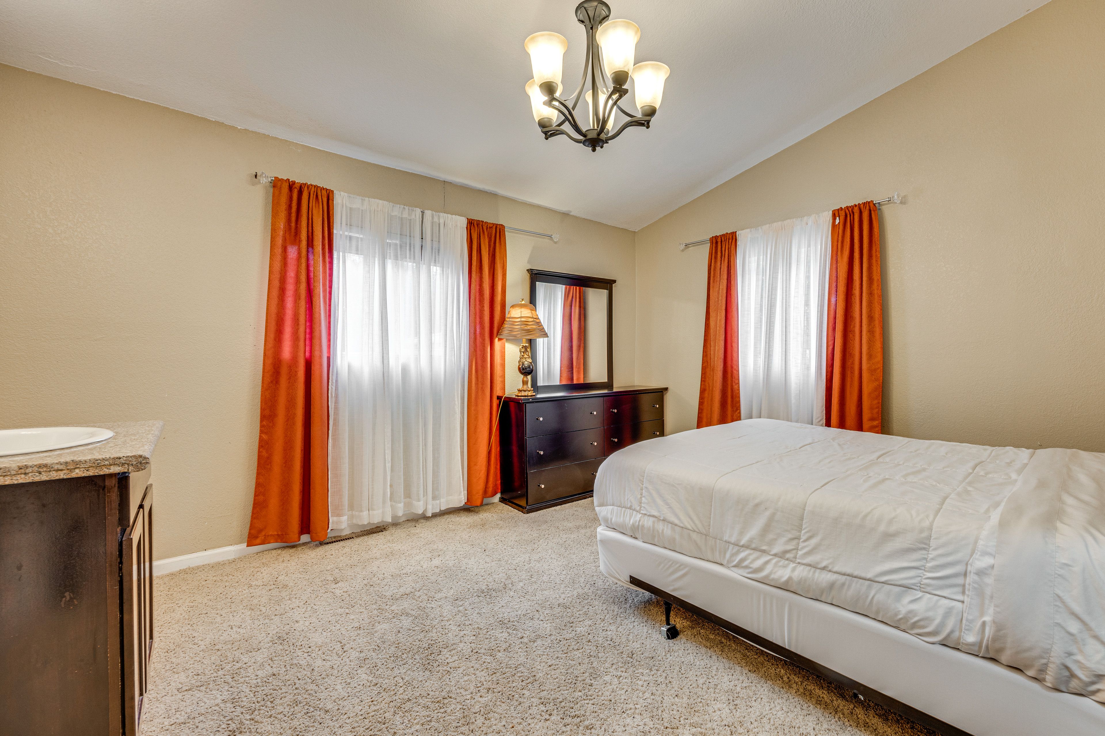 Bedroom 3 | Queen Bed | Main Floor