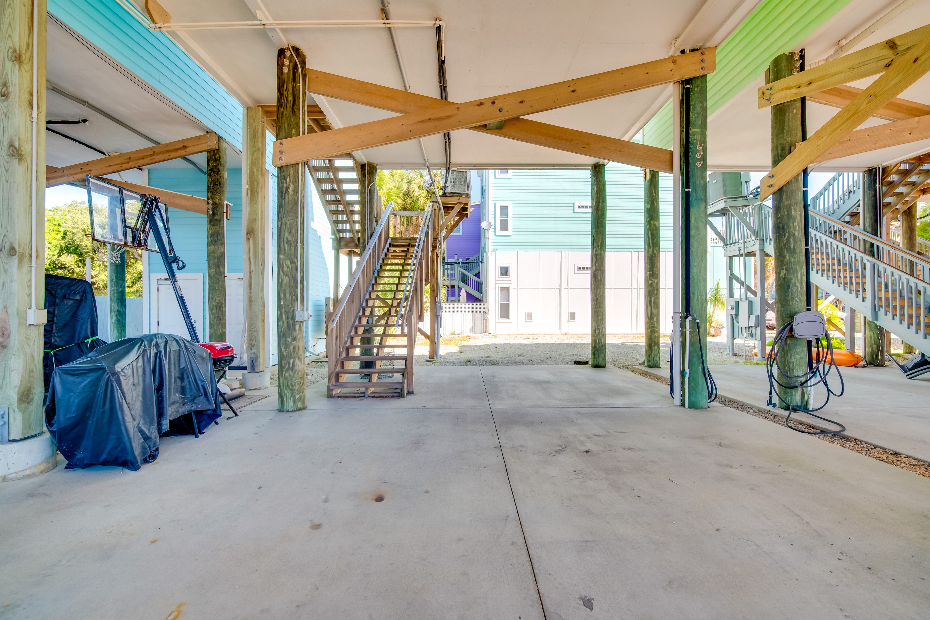 Parking | Carport (2 Vehicles) | Driveway (2 Vehicles)