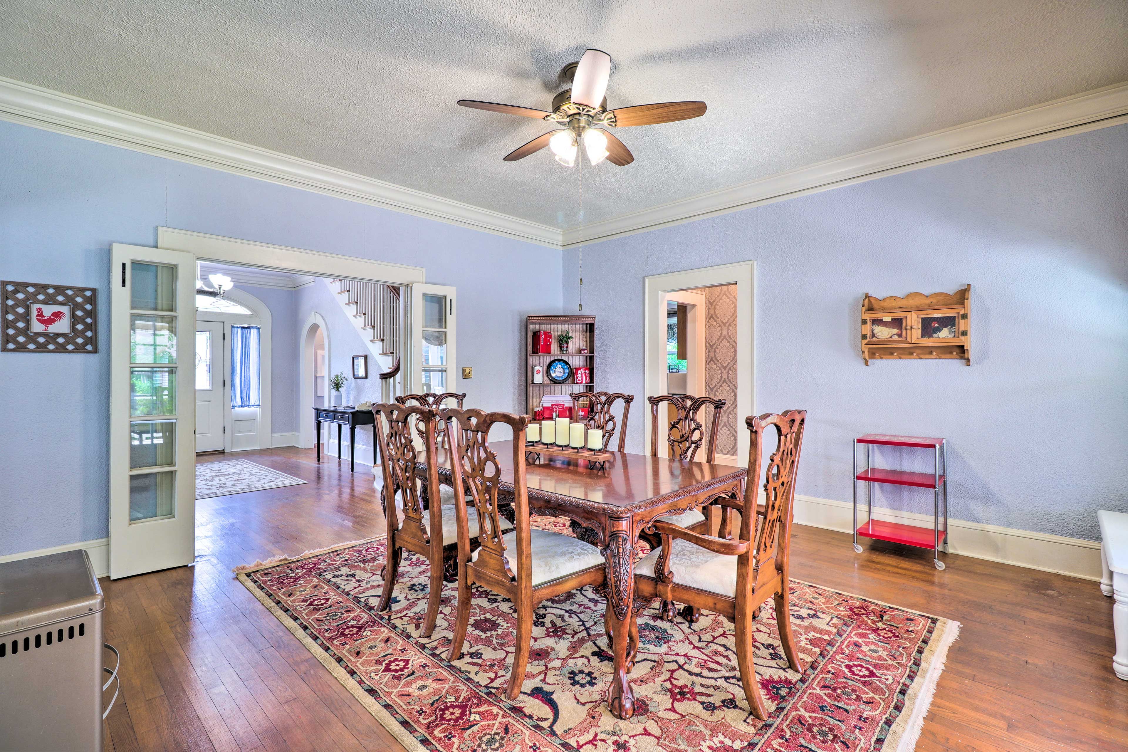 Dining Area | Dining Table | Dishware/Flatware | 1st Floor