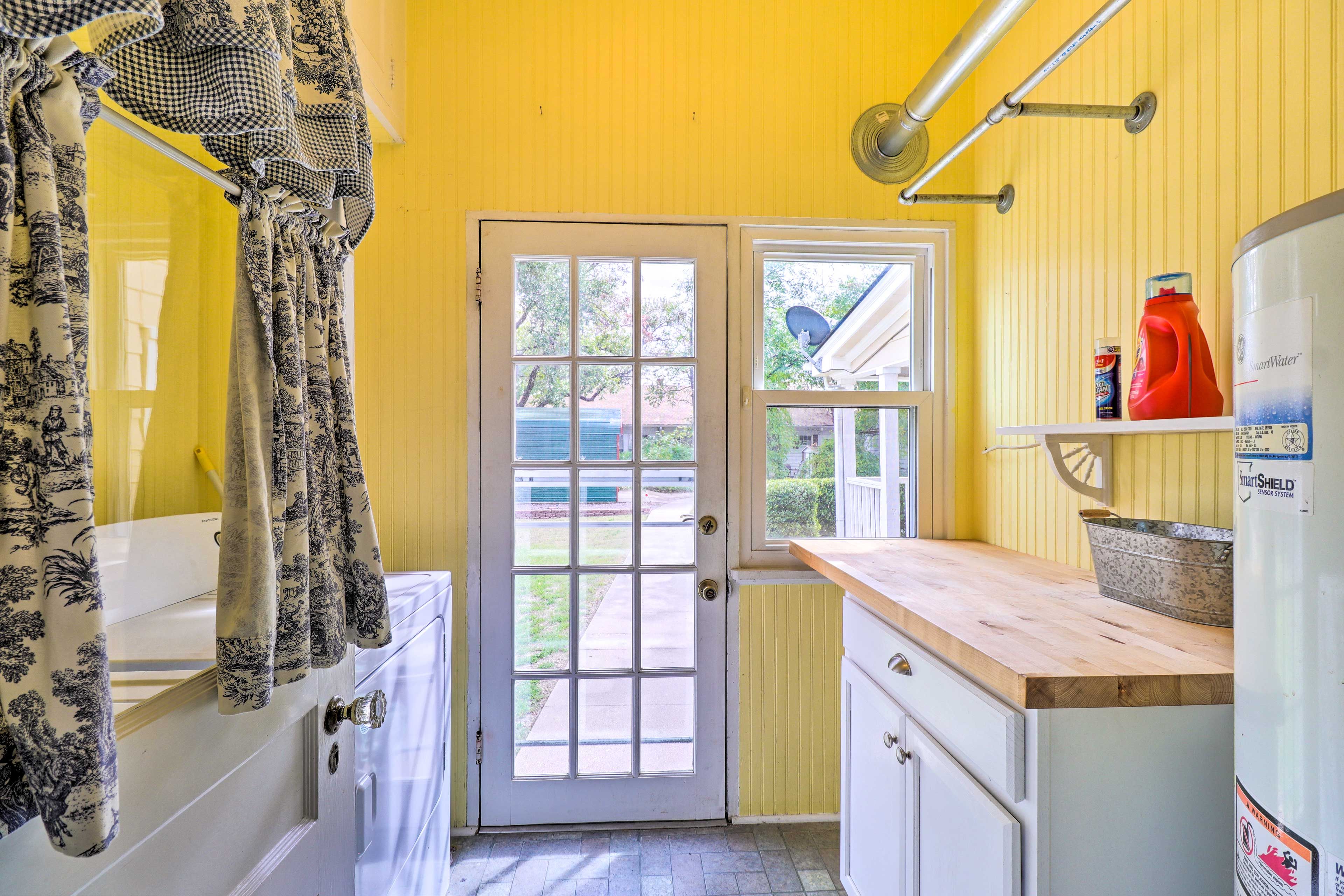 Laundry Area | Washer/Dryer | Trash Bags/Paper Towels | 1st Floor