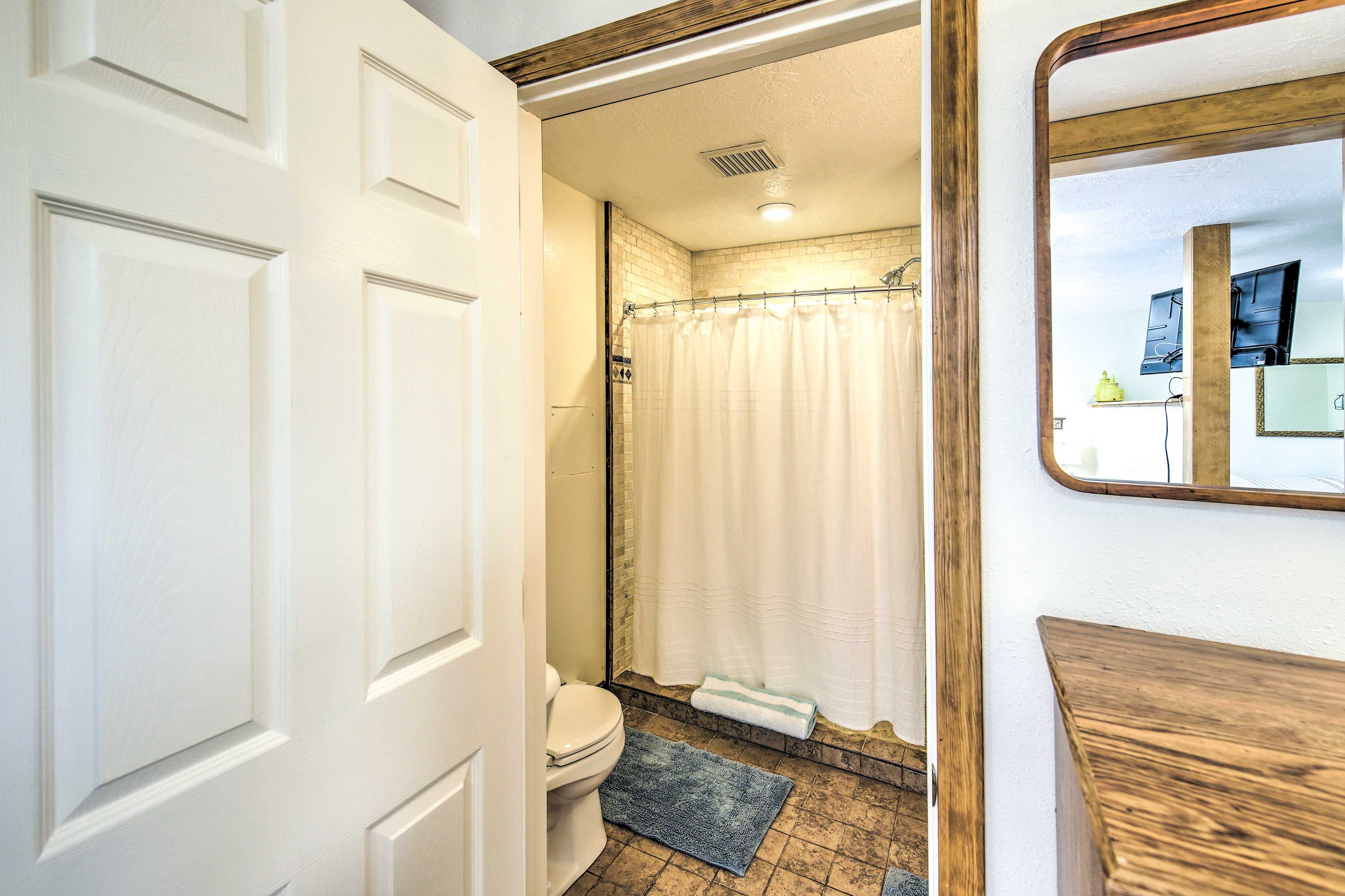 Bathroom | Complimentary Toiletries | Towels Provided